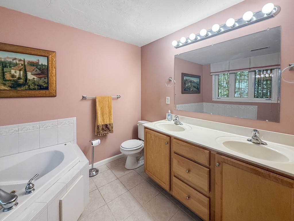 Haverhill, Massachusetts, 01830, United States, 2 Bedrooms Bedrooms, ,3 BathroomsBathrooms,Residential,For Sale,1940361