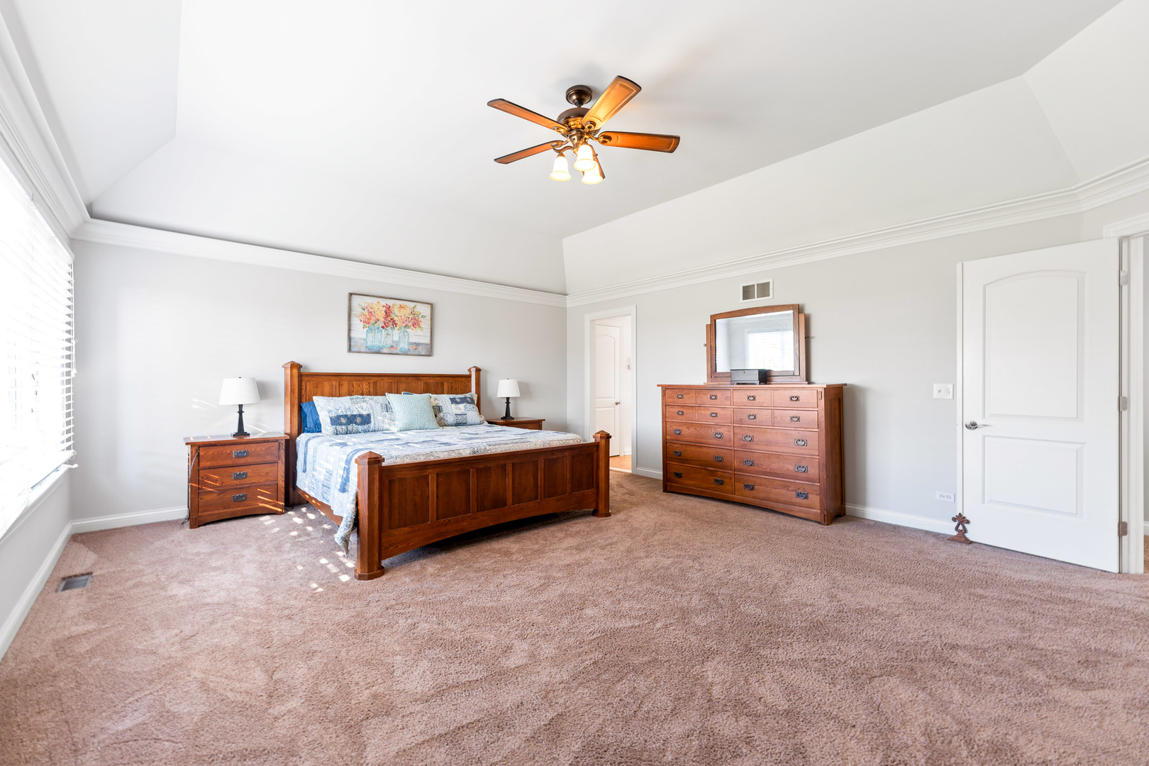 St. Charles, Illinois, 60175, United States, 5 Bedrooms Bedrooms, ,5 BathroomsBathrooms,Residential,For Sale,1989191