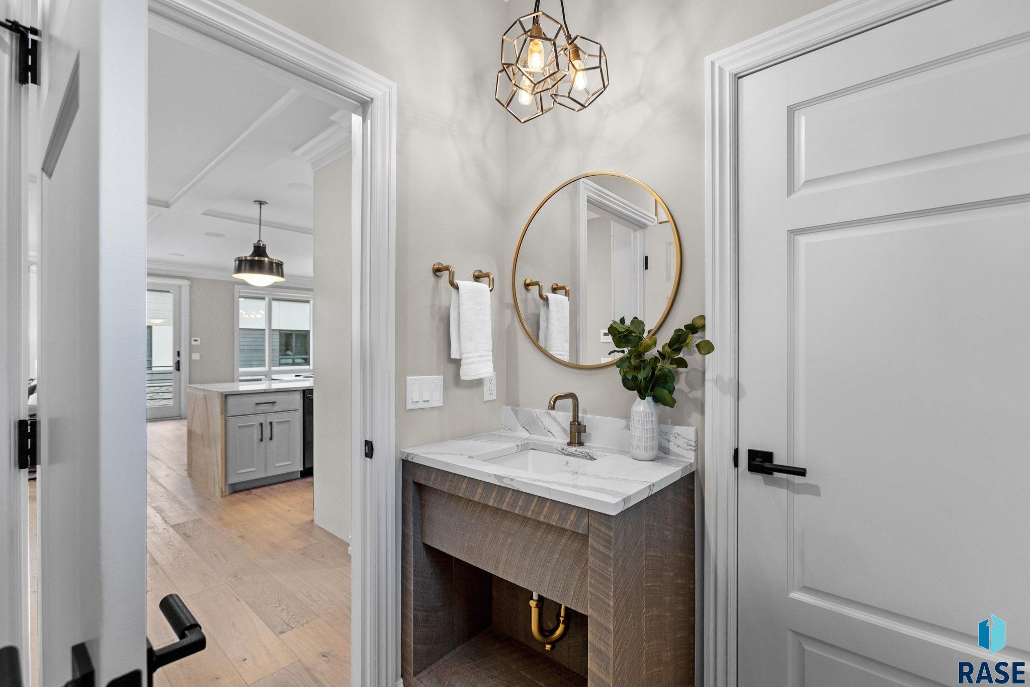 Sioux Falls, South Dakota, 57106, United States, 3 Bedrooms Bedrooms, ,2 BathroomsBathrooms,Residential,For Sale,1986319