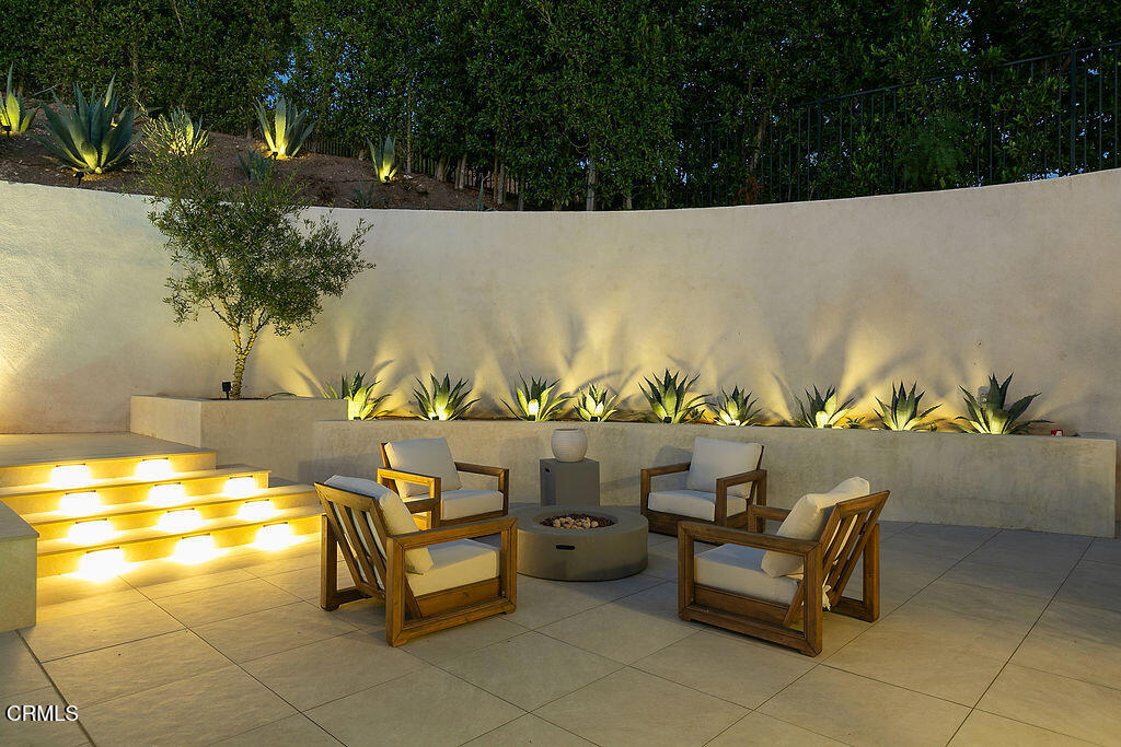 Thousand Oaks, California, 91362, United States, 4 Bedrooms Bedrooms, ,4 BathroomsBathrooms,Residential,For Sale,1997017