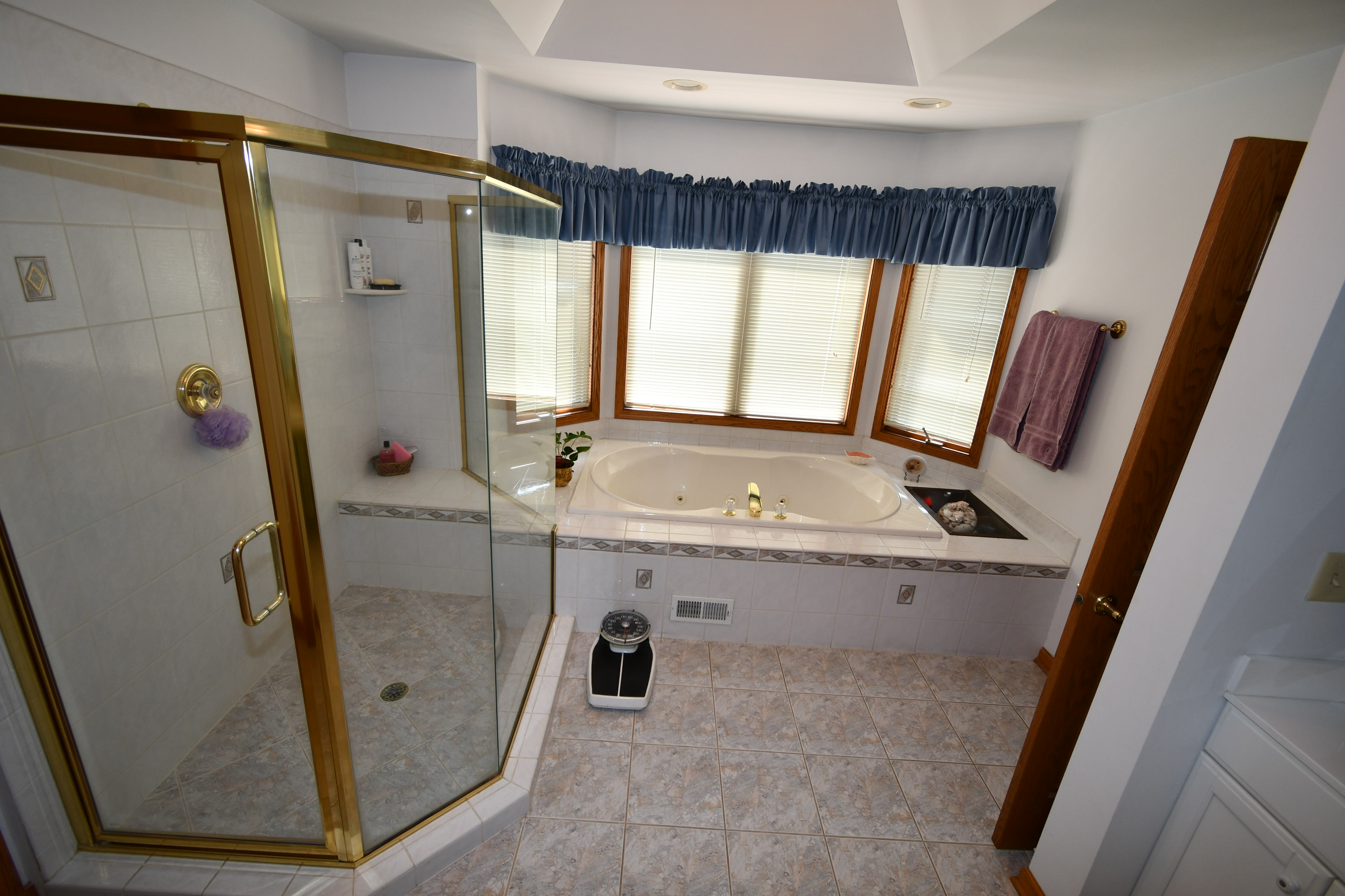 Hawthorn Woods, Illinois, 60047, United States, 4 Bedrooms Bedrooms, ,4 BathroomsBathrooms,Residential,For Sale,1895199