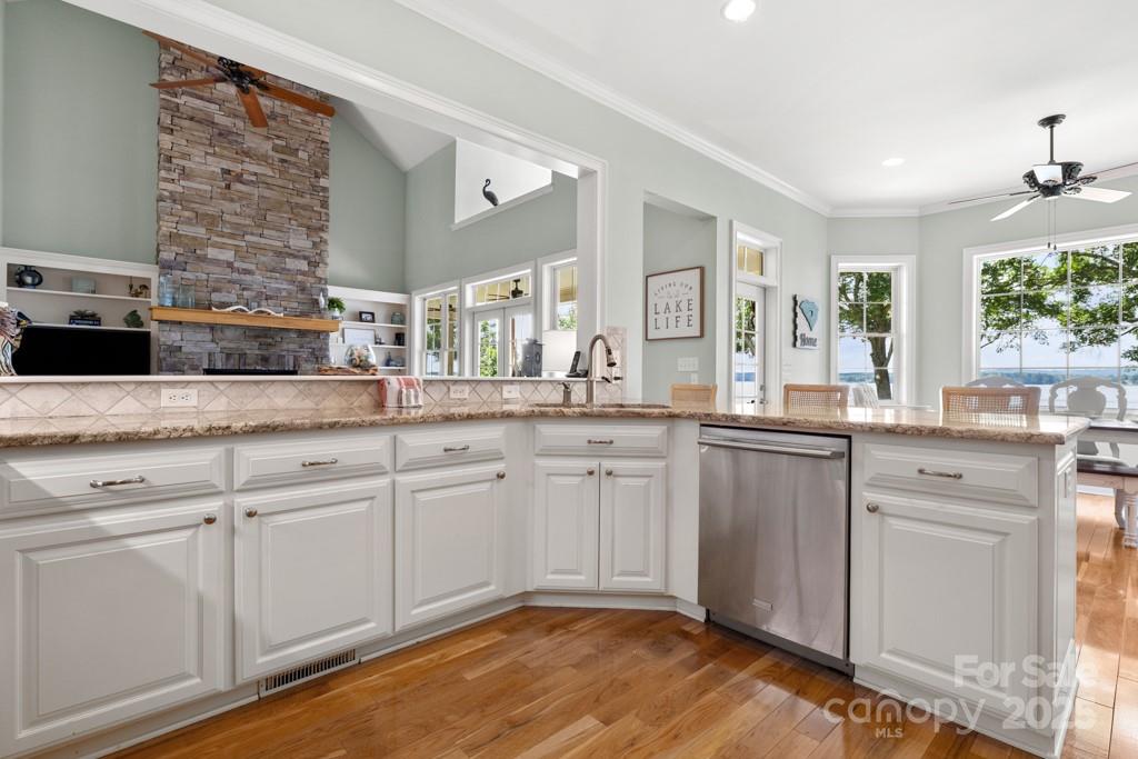 Liberty Hill, South Carolina, 29074, United States, 4 Bedrooms Bedrooms, ,5 BathroomsBathrooms,Residential,For Sale,1876148
