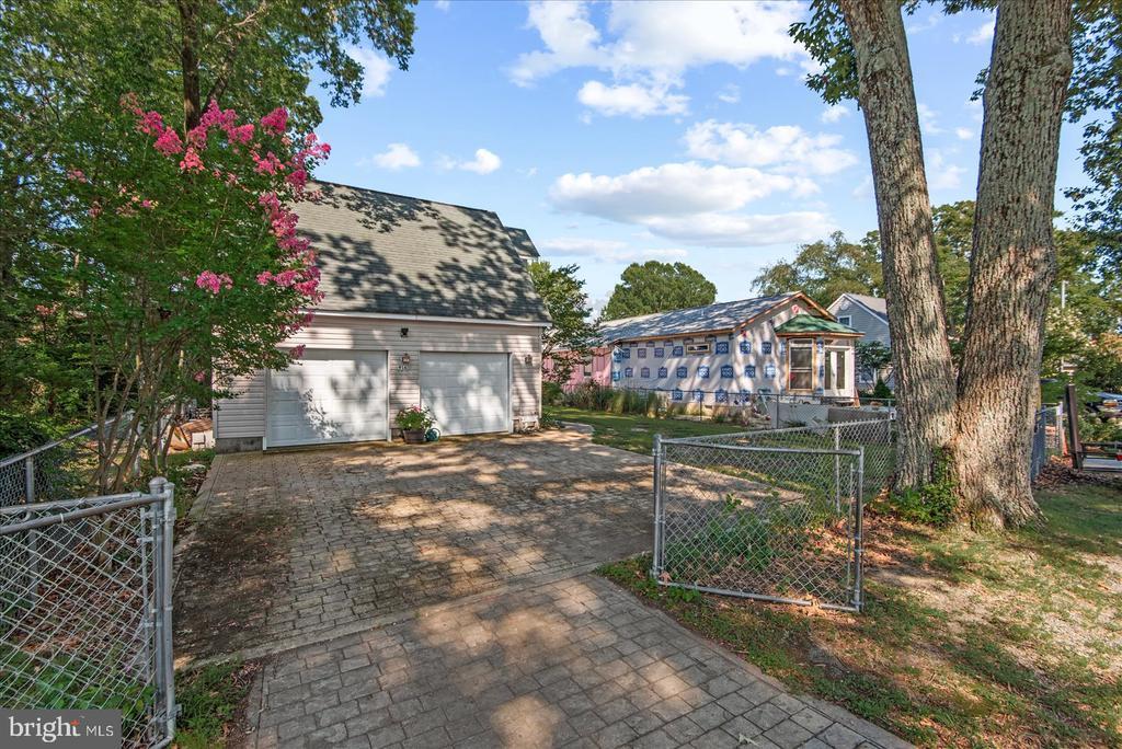 Colonial Beach, Virginia, 22443, United States, 4 Bedrooms Bedrooms, ,3 BathroomsBathrooms,Residential,For Sale,1905965