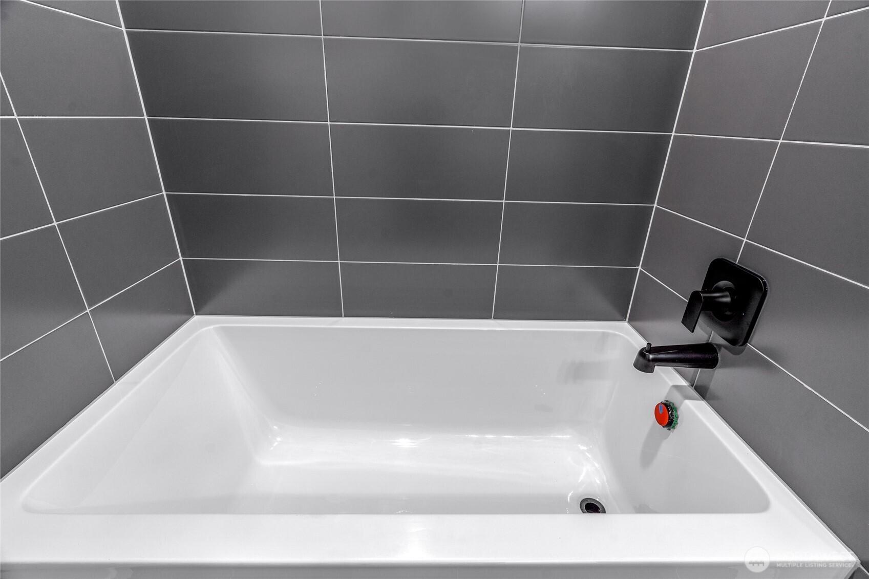 SEATTLE, Washington, 98125, United States, 3 Bedrooms Bedrooms, ,3 BathroomsBathrooms,Residential,For Sale,1995957