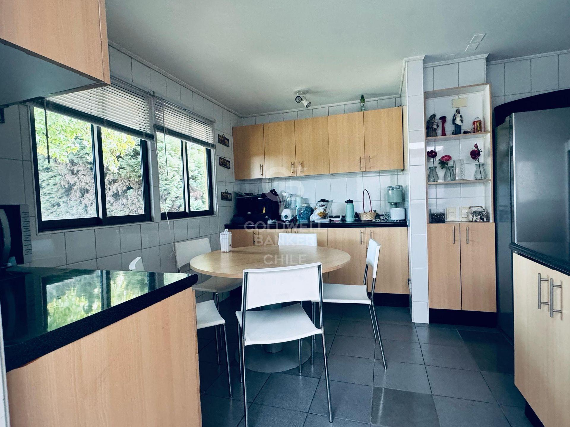 Lo Barnechea, Chile, 6 Bedrooms Bedrooms, ,4 BathroomsBathrooms,Residential,For Sale,1950367