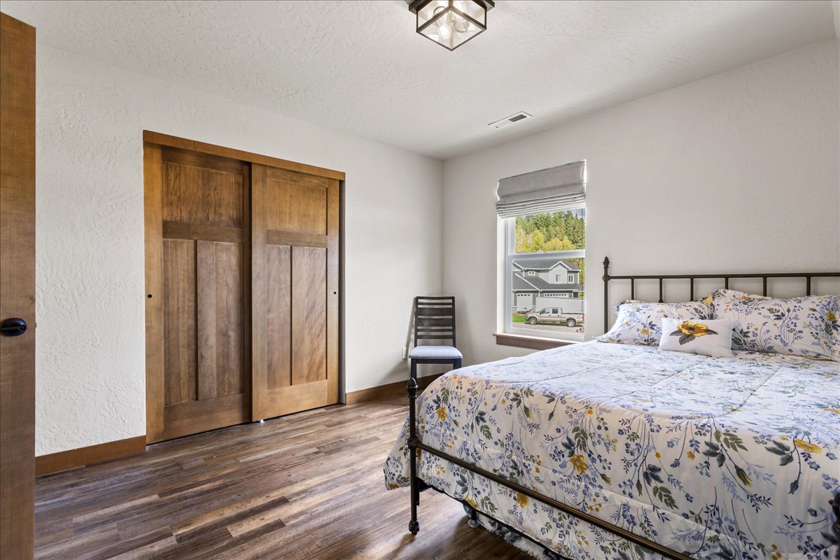 Sagle, Idaho, 83860, United States, 4 Bedrooms Bedrooms, ,3 BathroomsBathrooms,Residential,For Sale,1824083