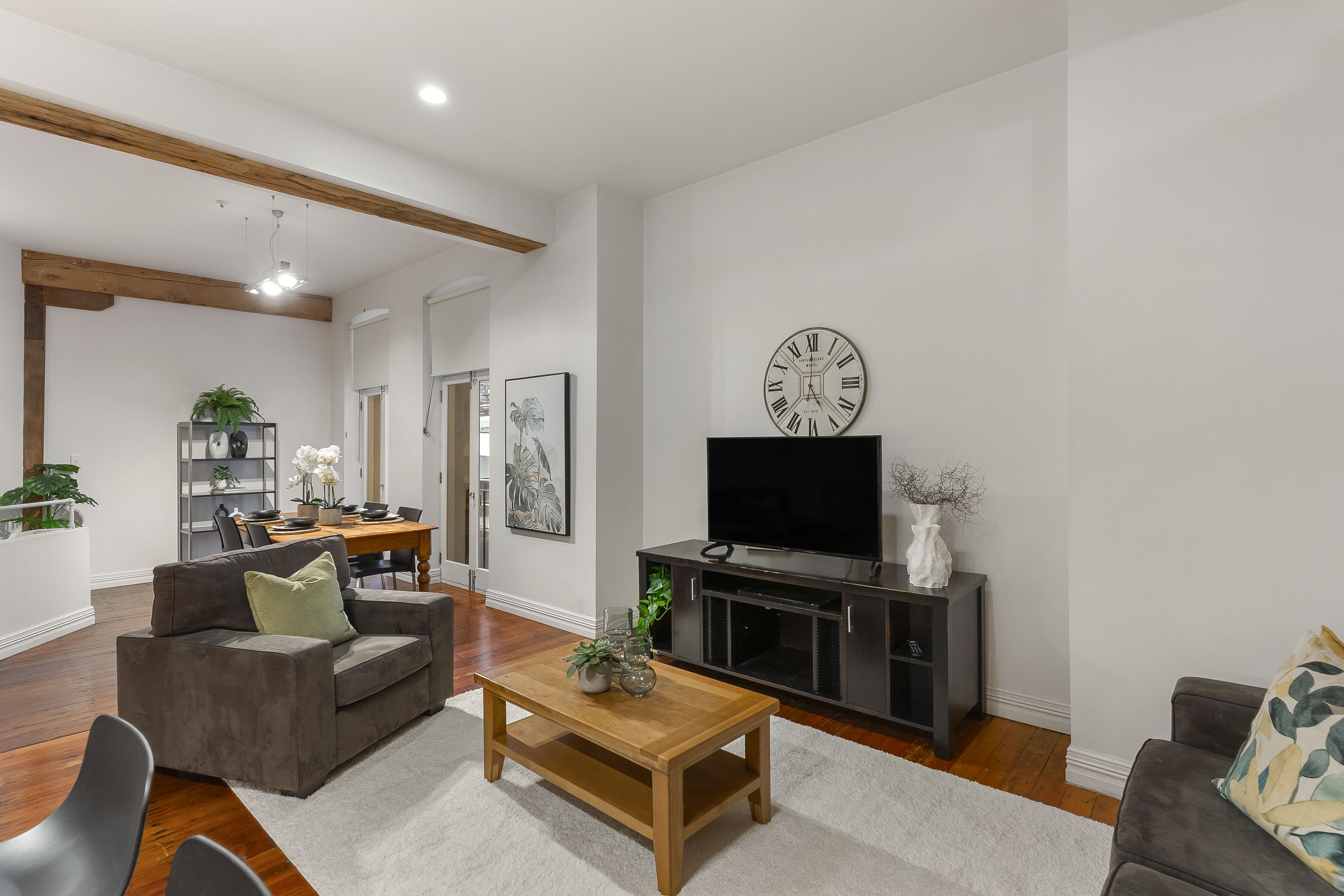  Sophisticated Two-Level City Apartment Residence - 物件實景