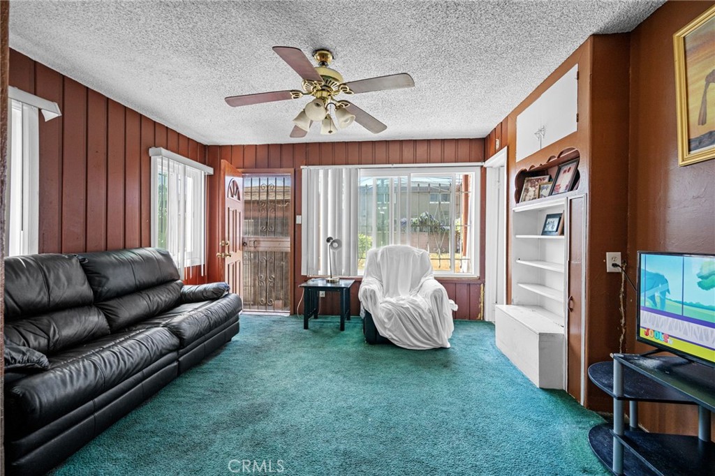 Los Angeles, California, 90044, United States, 3 Bedrooms Bedrooms, ,1 BathroomBathrooms,Residential,For Sale,1937466