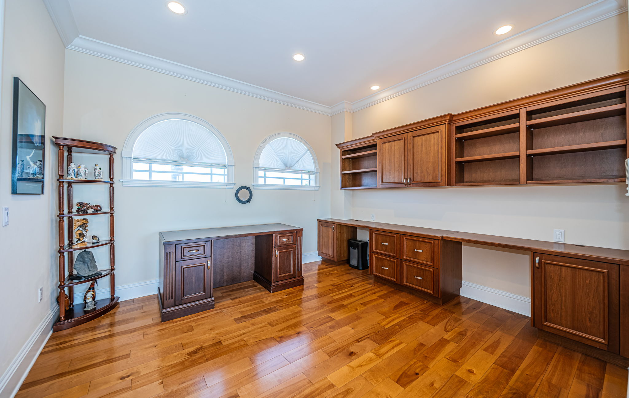 St Petersburg, Florida, 33707, United States, 5 Bedrooms Bedrooms, ,5 BathroomsBathrooms,Residential,For Sale,2006025