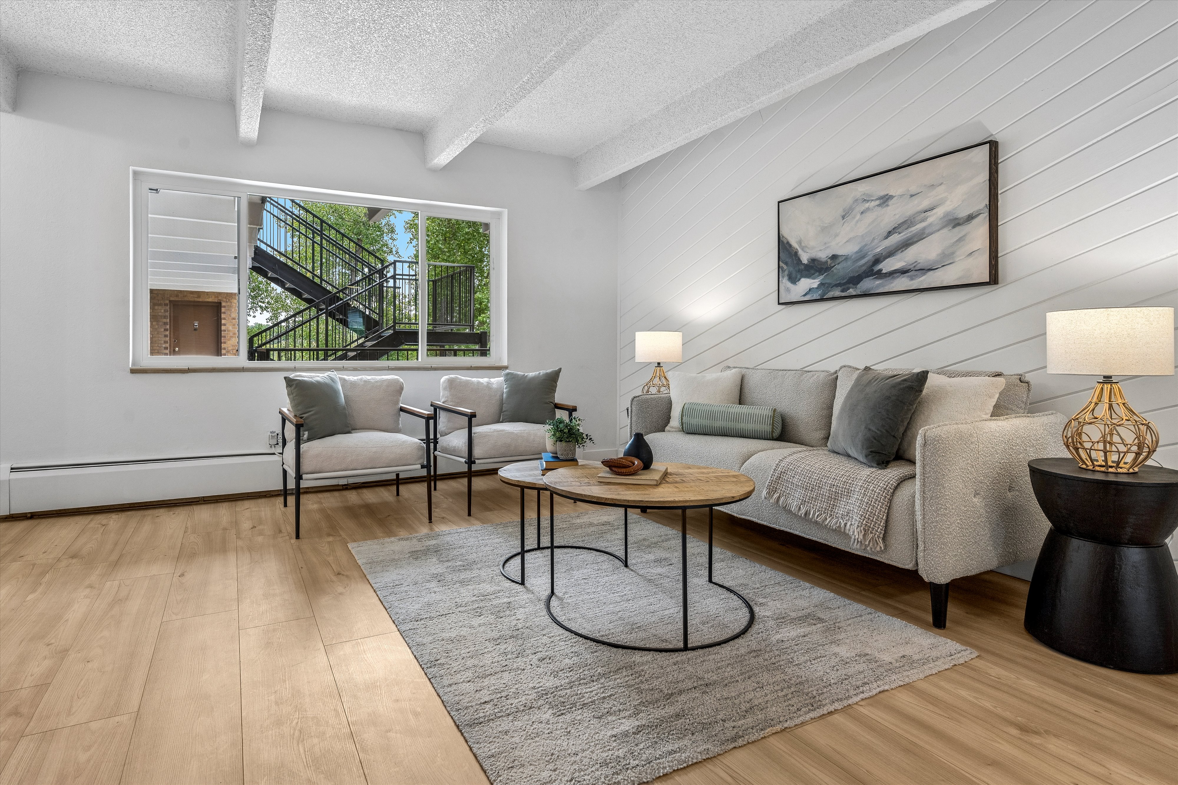  Beautifully Remodeled and Move-in Ready - 物件實景