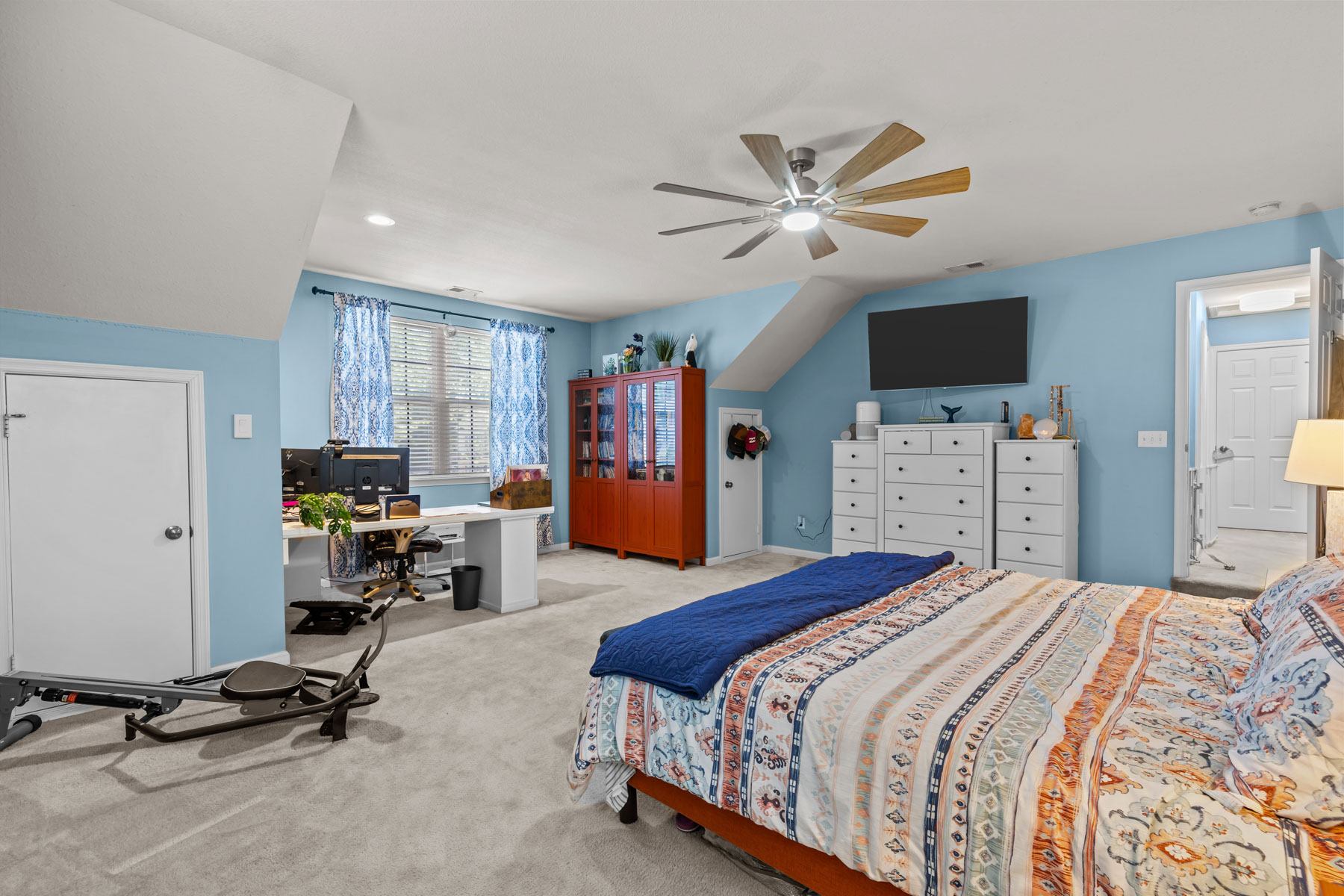  6823 Watch Harbour Circle, Hayes, VA 23072 - 物件實景