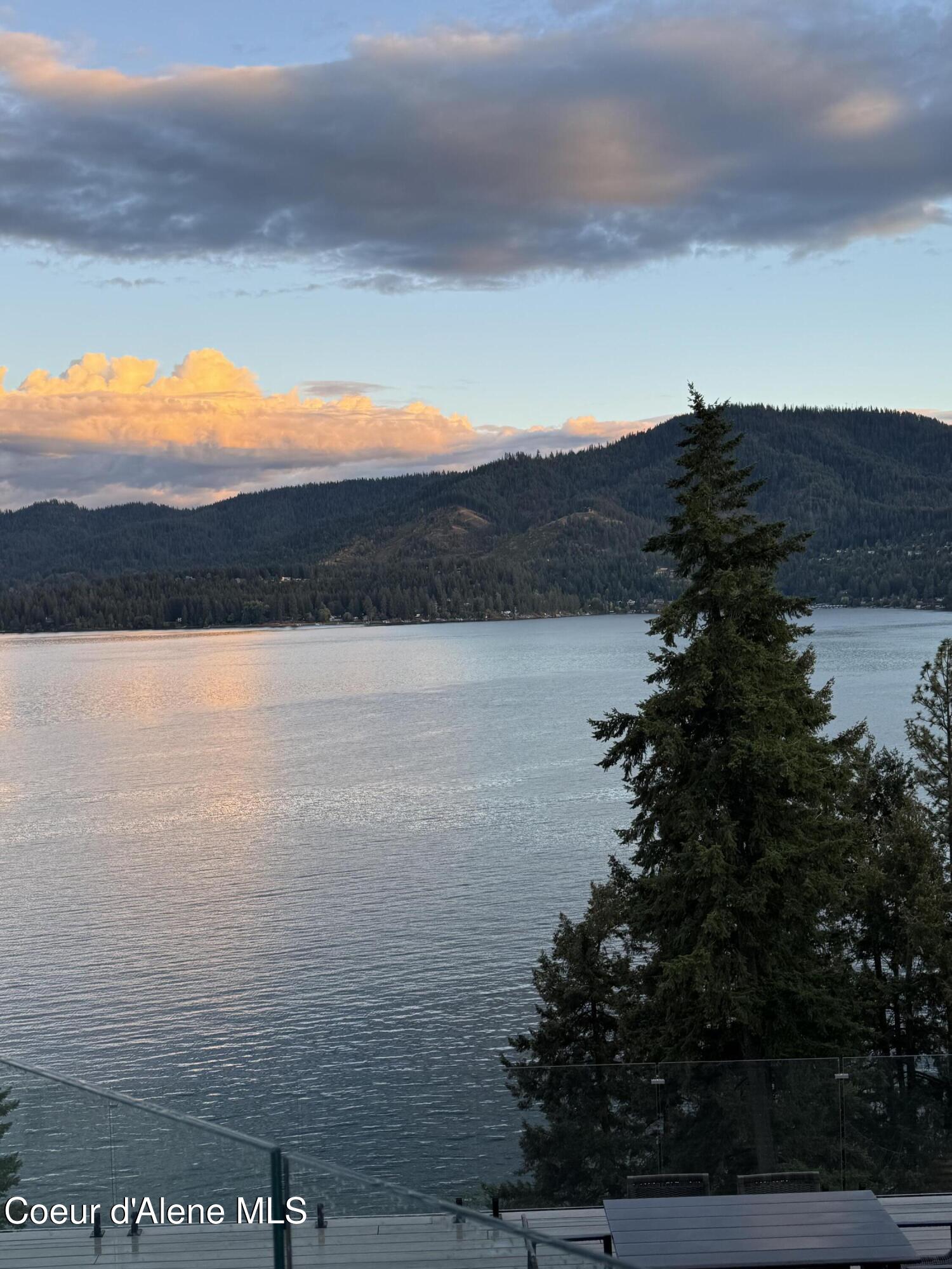 Hayden Lake, Idaho, 83835, United States, 4 Bedrooms Bedrooms, ,4 BathroomsBathrooms,Residential,For Sale,1983498