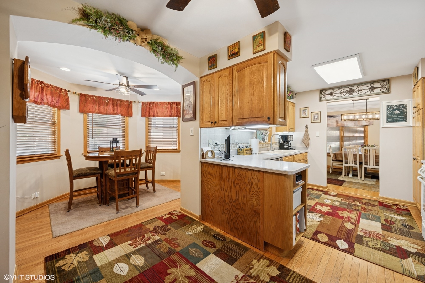 Oak Lawn, Illinois, 60453, United States, 5 Bedrooms Bedrooms, ,4 BathroomsBathrooms,Residential,For Sale,1932429