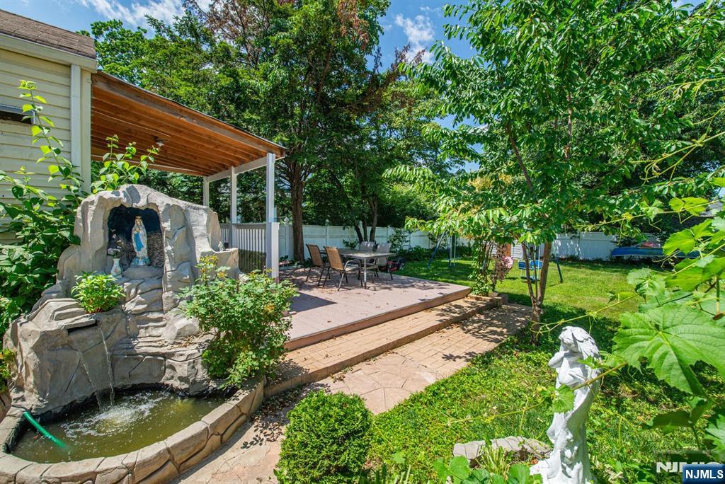 Pompton Lakes, New Jersey, 07442, United States, 3 Bedrooms Bedrooms, ,3 BathroomsBathrooms,Residential,For Sale,1875225