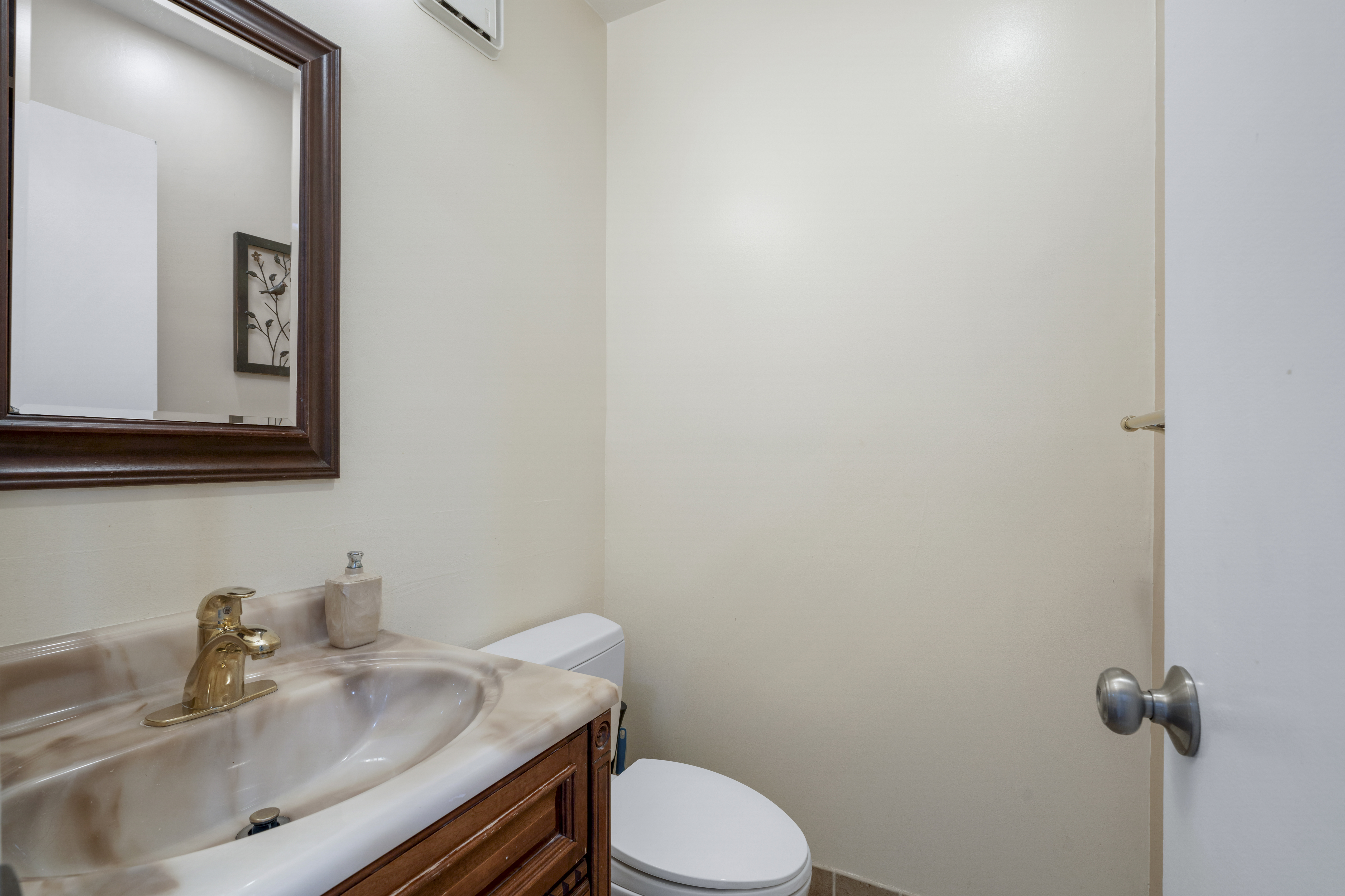  Two-Level Townhouse in White Plains - 物件實景