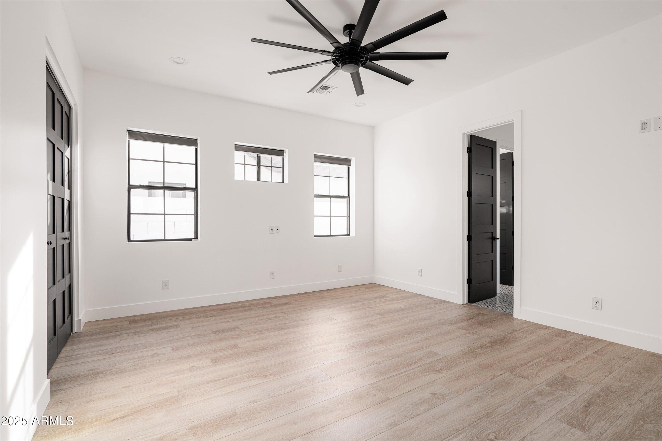 Phoenix, Arizona, 85018, United States, 4 Bedrooms Bedrooms, ,4 BathroomsBathrooms,Residential,For Sale,1993183