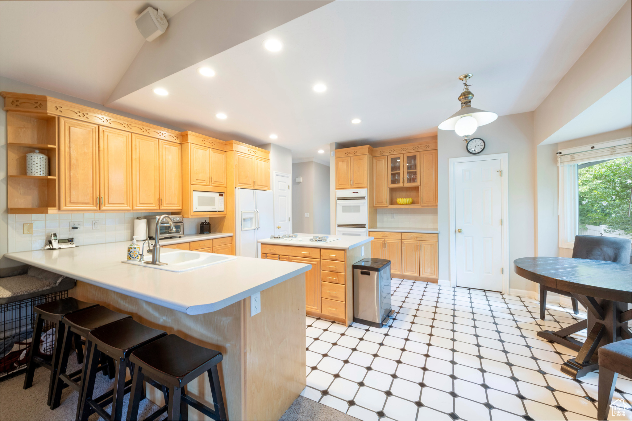 Murray, Utah, 84121, United States, 6 Bedrooms Bedrooms, ,2 BathroomsBathrooms,Residential,For Sale,1927419