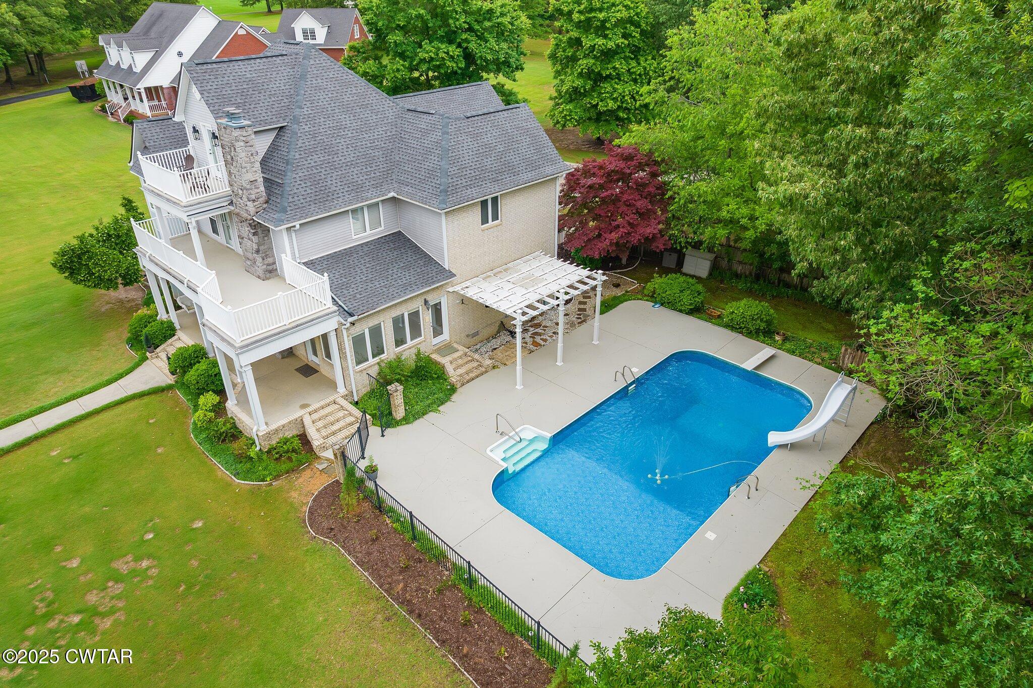 Humboldt, Tennessee, 38343, United States, 4 Bedrooms Bedrooms, ,5 BathroomsBathrooms,Residential,For Sale,1818356