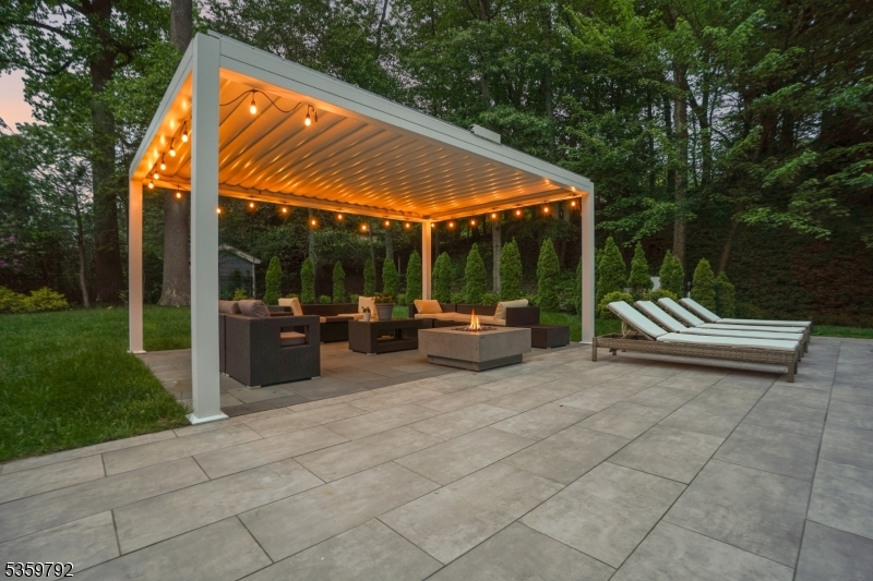 Millburn Twp., New Jersey, 07078, United States, 7 Bedrooms Bedrooms, ,9 BathroomsBathrooms,Residential,For Sale,1838878