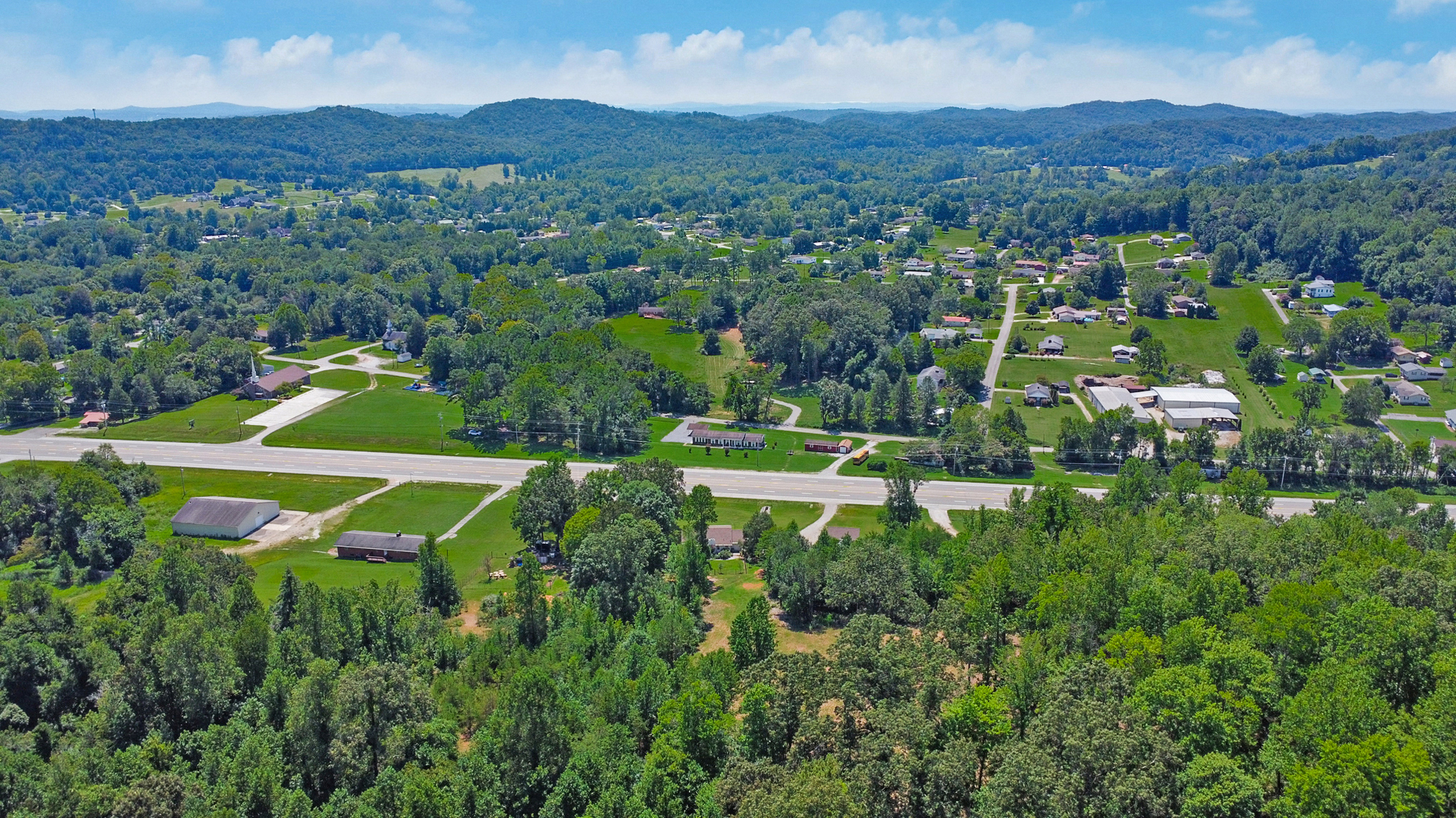 Rockwood, Tennessee, 37854, United States, 4 Bedrooms Bedrooms, ,3 BathroomsBathrooms,Residential,For Sale,2011403