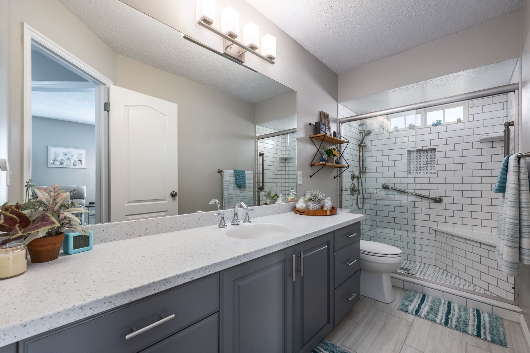  Multigenerational Living in South Jordan: 5 Beds, 2 Kitchens, 0.33-Acre Lot - 物件實景