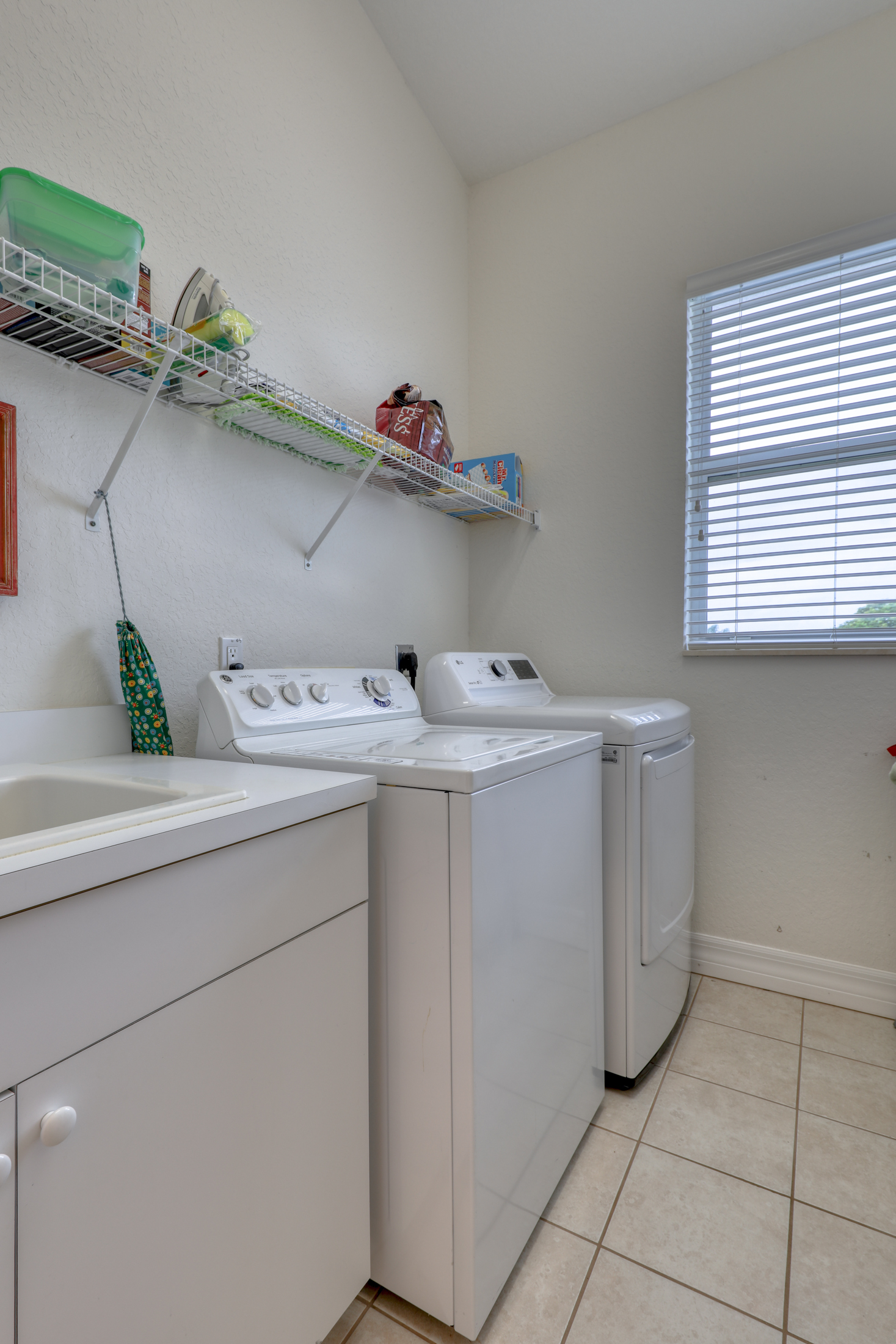 356 WESTWINDS DRIVE, Palm Harbor, Florida, 34683, United States, 3 Bedrooms Bedrooms, ,4 BathroomsBathrooms,Residential,For Sale,356 WESTWINDS DRIVE,1134606