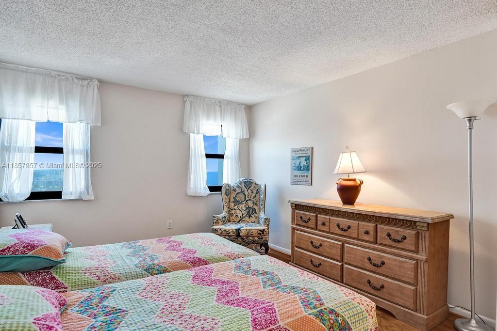 Hollywood, Florida, 33019, United States, 2 Bedrooms Bedrooms, ,2 BathroomsBathrooms,Residential,For Sale,1918580