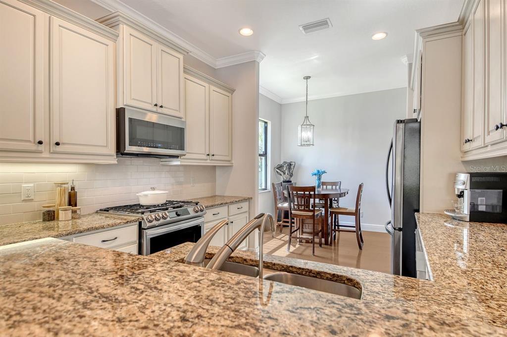 Bradenton, Florida, 34201, United States, 2 Bedrooms Bedrooms, ,2 BathroomsBathrooms,Residential,For Sale,1961743