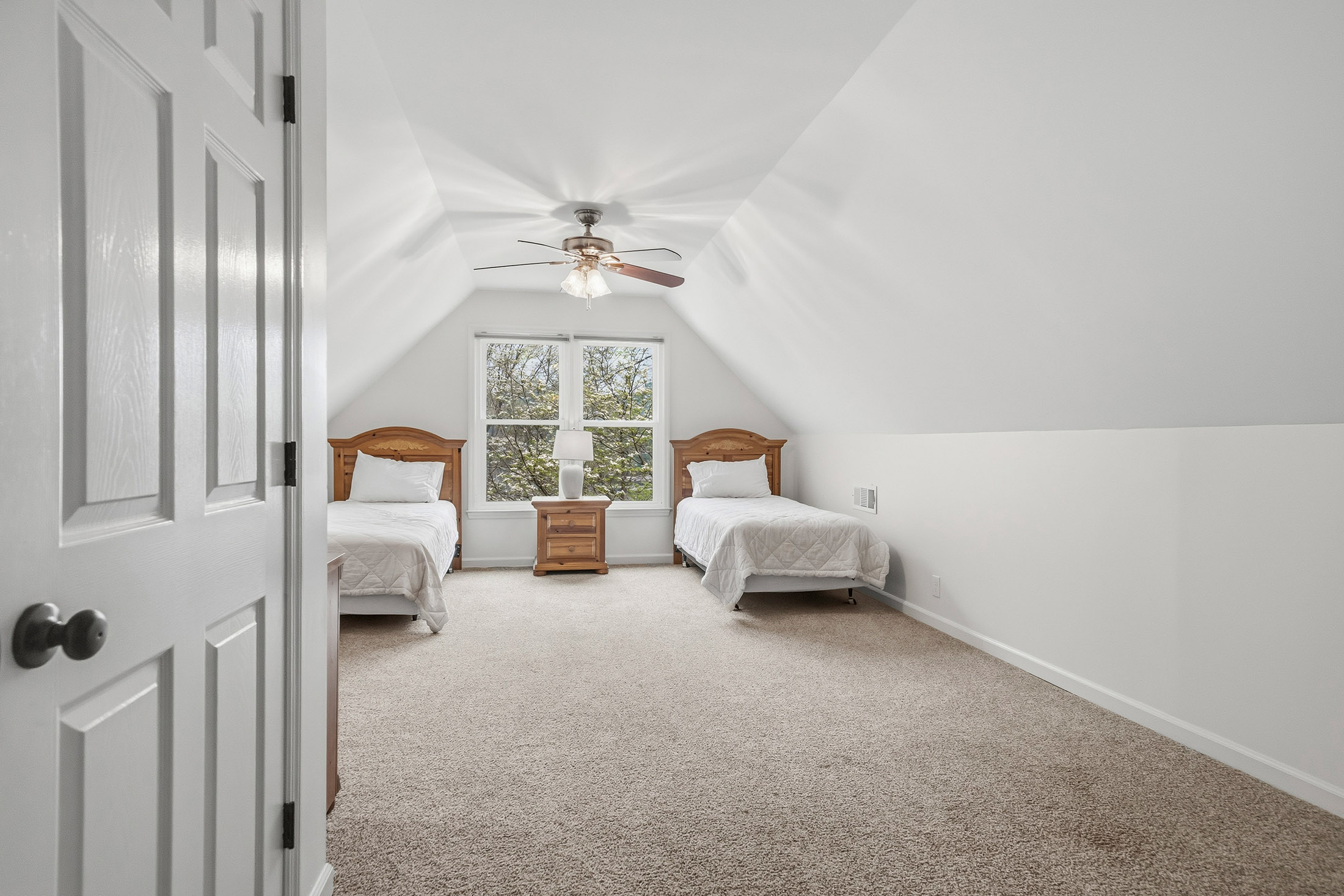  Move-in Ready Lakefront Home Delivers the Ultimate Lake Oconee Lifestyle - 物件實景