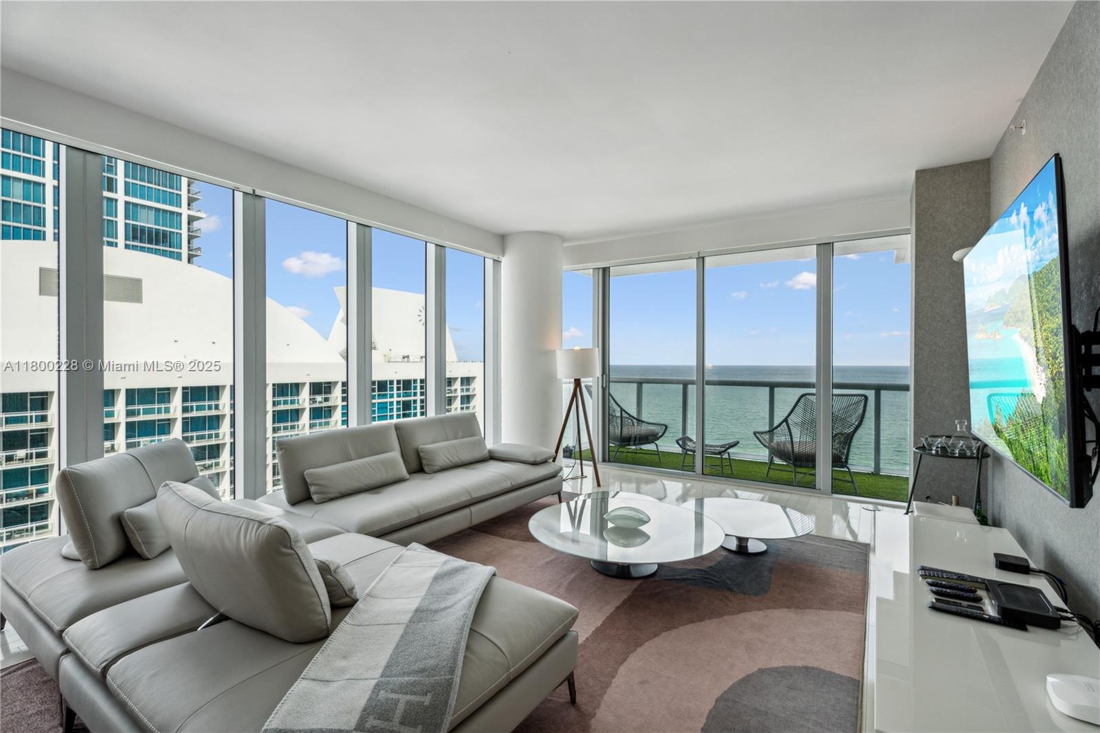 Miami Beach, Florida, 33141, United States, 2 Bedrooms Bedrooms, ,2 BathroomsBathrooms,Residential,For Sale,1803957