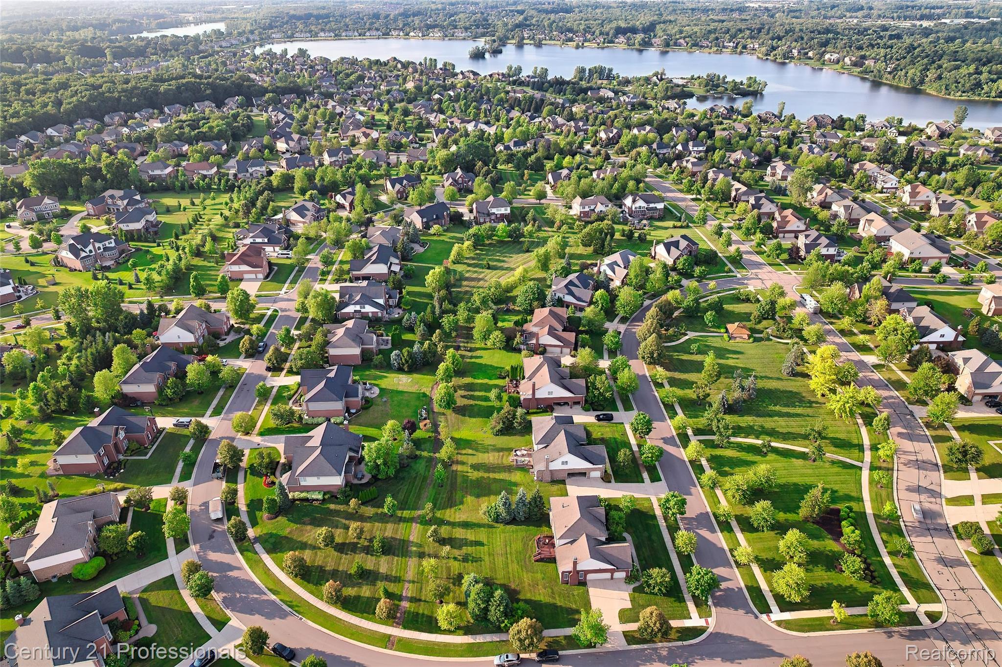 Novi, Michigan, 48374, United States, 4 Bedrooms Bedrooms, ,5 BathroomsBathrooms,Residential,For Sale,1904445