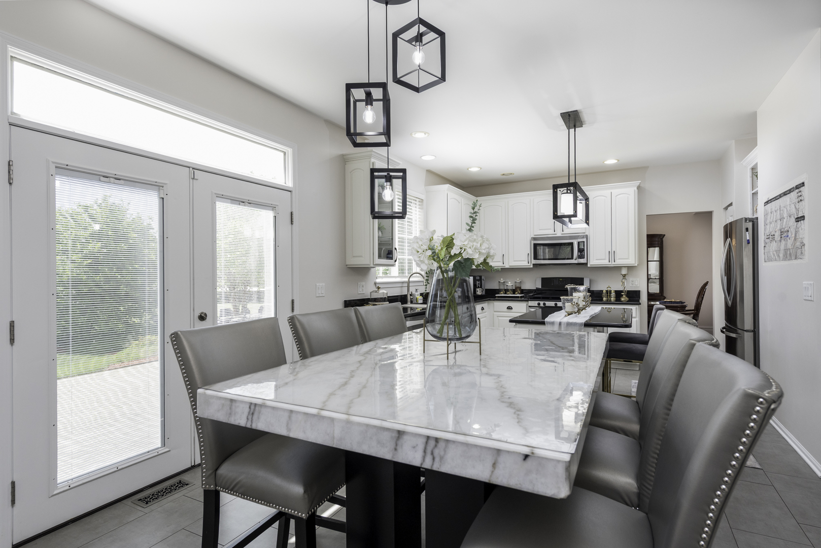 Lindenhurst, Illinois, 60046, United States, 5 Bedrooms Bedrooms, ,3 BathroomsBathrooms,Residential,For Sale,1971263