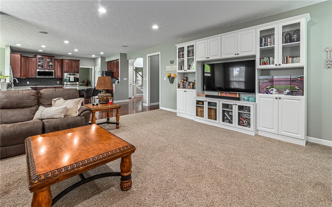 Adams Twp, Pennsylvania, 16046, United States, 4 Bedrooms Bedrooms, ,4 BathroomsBathrooms,Residential,For Sale,1827880