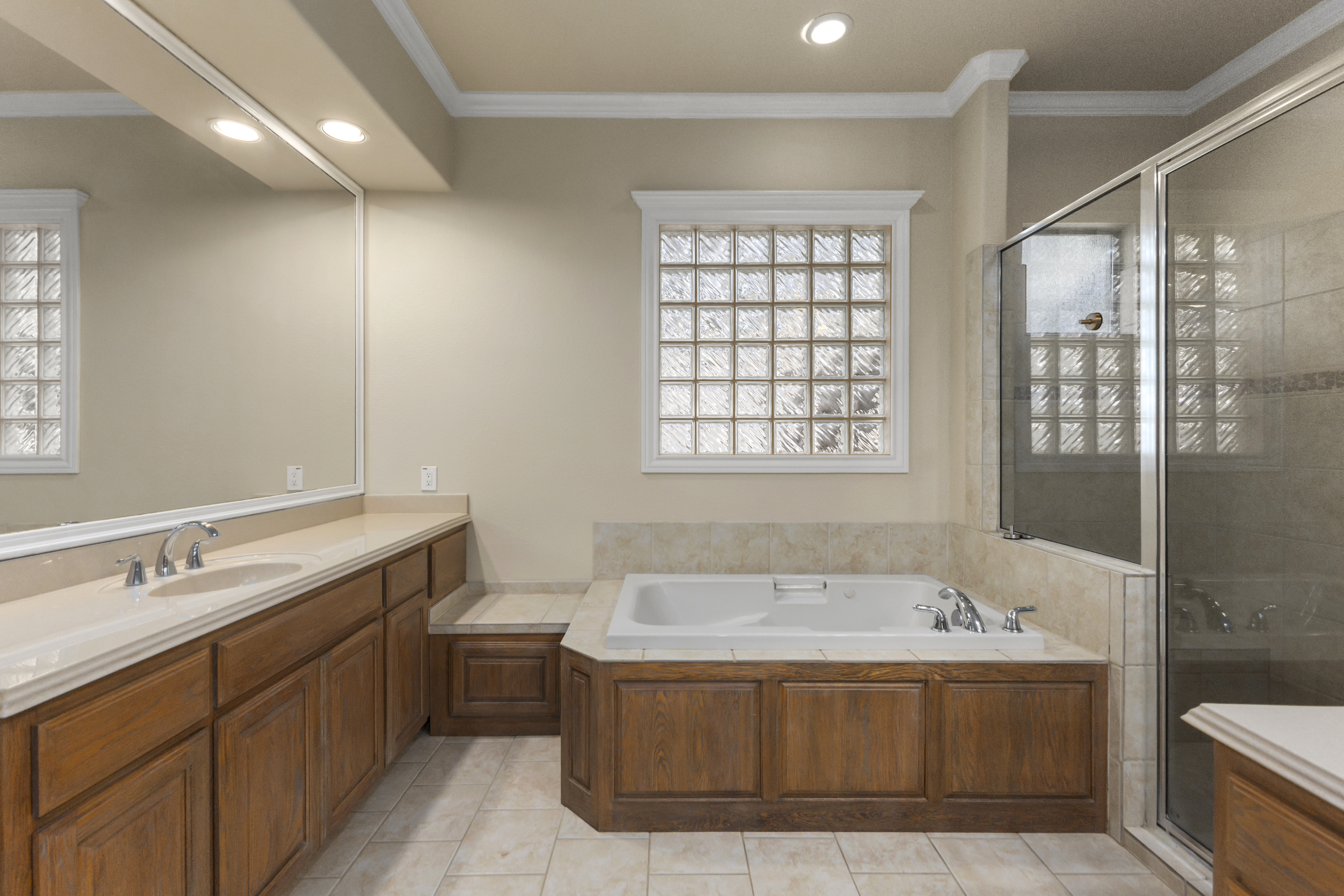  Private 5 Bedroom Oasis with Pool  Heights of Stone Oak - 物件實景