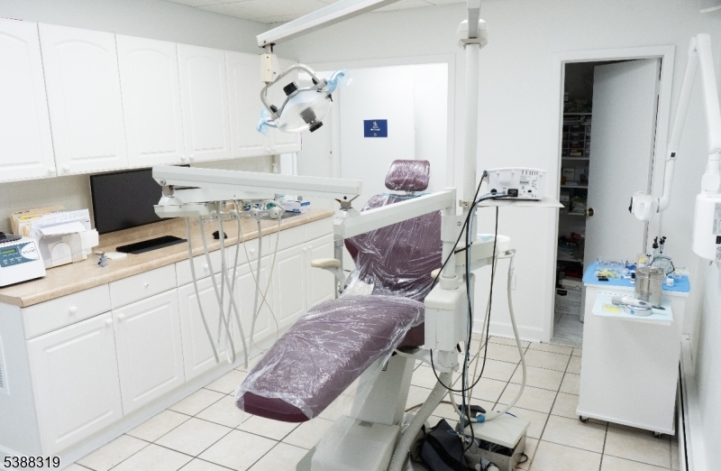 Elizabeth City, New Jersey, 07206, United States, 2 Bedrooms Bedrooms, ,3 BathroomsBathrooms,Residential,For Sale,1992844