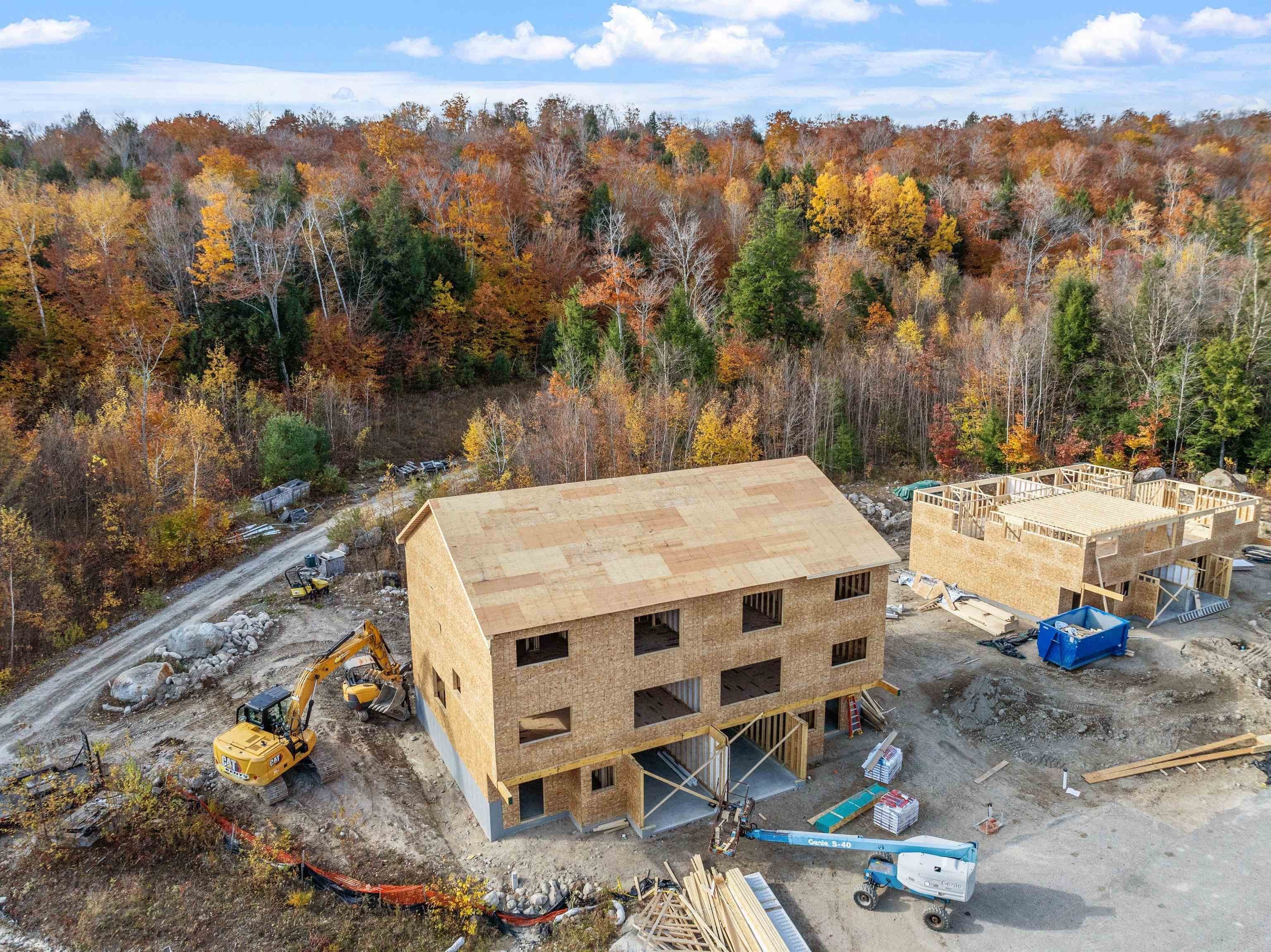 Lincoln, New Hampshire, 03251, United States, 5 Bedrooms Bedrooms, ,5 BathroomsBathrooms,Residential,For Sale,1978136