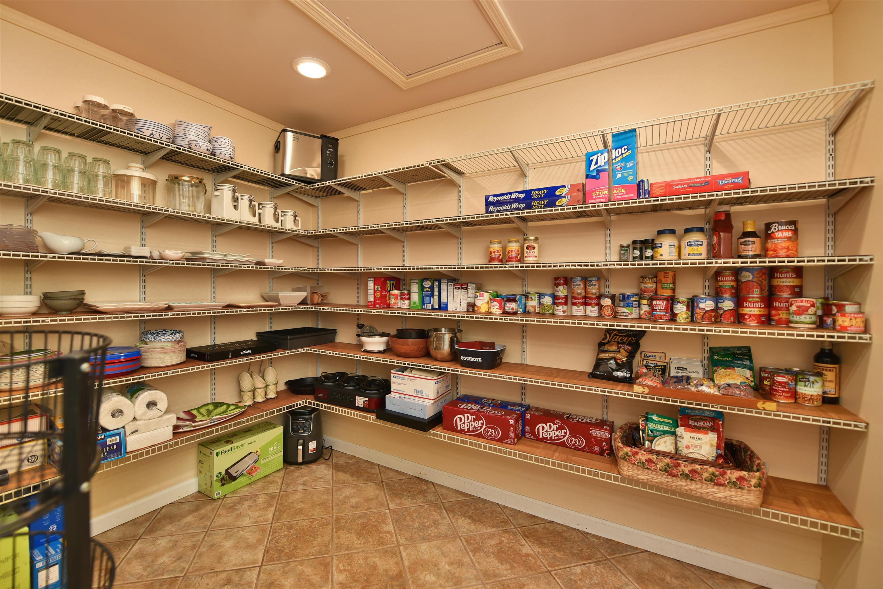 Haiku, Hawaii, 96708, United States, 3 Bedrooms Bedrooms, ,6 BathroomsBathrooms,Residential,For Sale,1989275