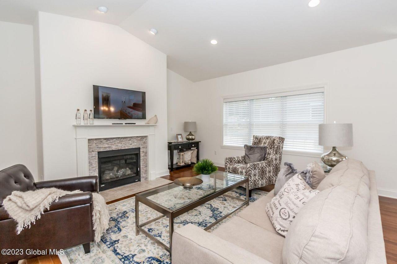Saratoga Springs, New York, 12866, United States, 3 Bedrooms Bedrooms, ,3 BathroomsBathrooms,Residential,For Sale,1877244