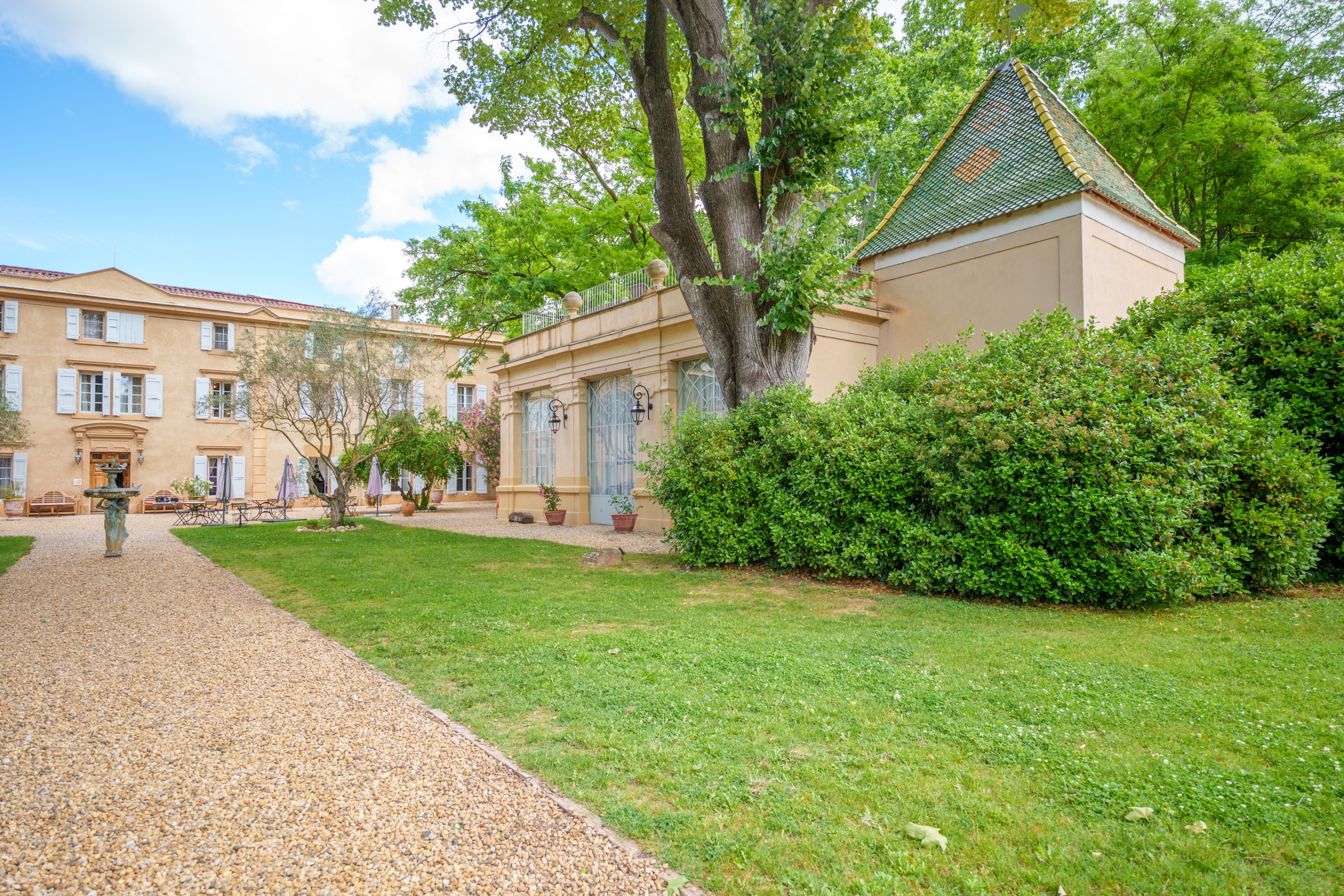  Wine Estate, Luxury Hospitality Business & Historic Château - 物件實景