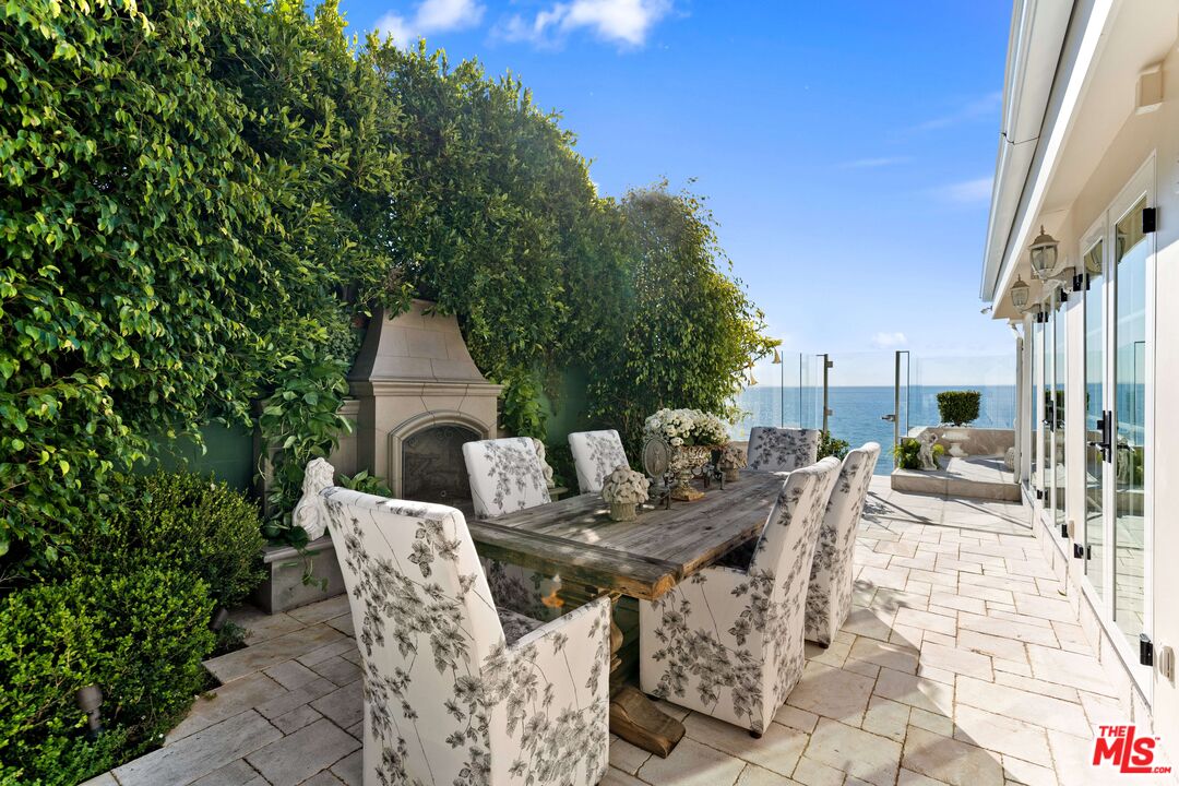 Malibu, California, 90265, United States, 3 Bedrooms Bedrooms, ,3 BathroomsBathrooms,Residential,For Sale,1989426