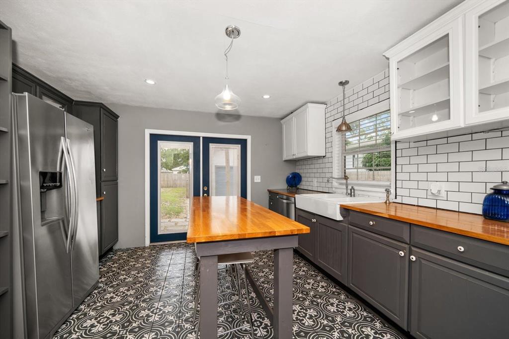 Clearwater, Florida, 33755, United States, 4 Bedrooms Bedrooms, ,3 BathroomsBathrooms,Residential,For Sale,1848993