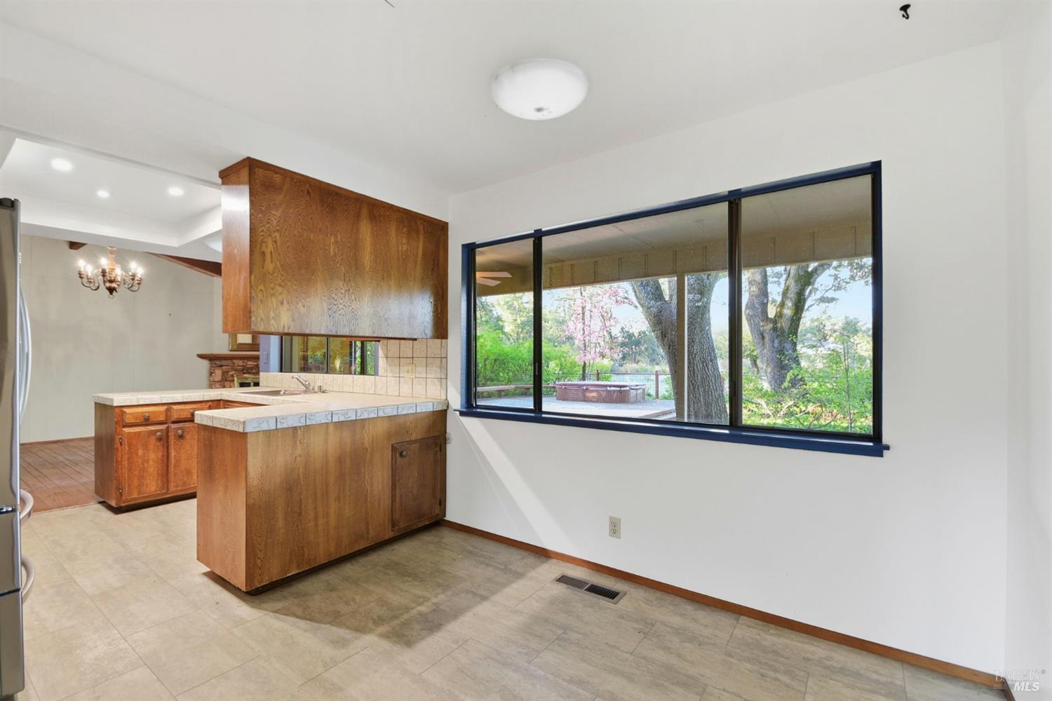 Glen Ellen, California, 95442, United States, 3 Bedrooms Bedrooms, ,3 BathroomsBathrooms,Residential,For Sale,1989437