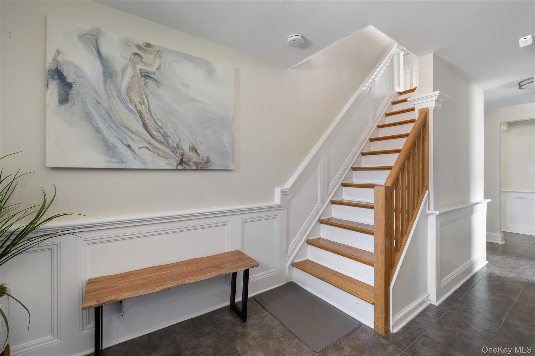 Babylon, New York, 11702, United States, 3 Bedrooms Bedrooms, ,2 BathroomsBathrooms,Residential,For Sale,1930395