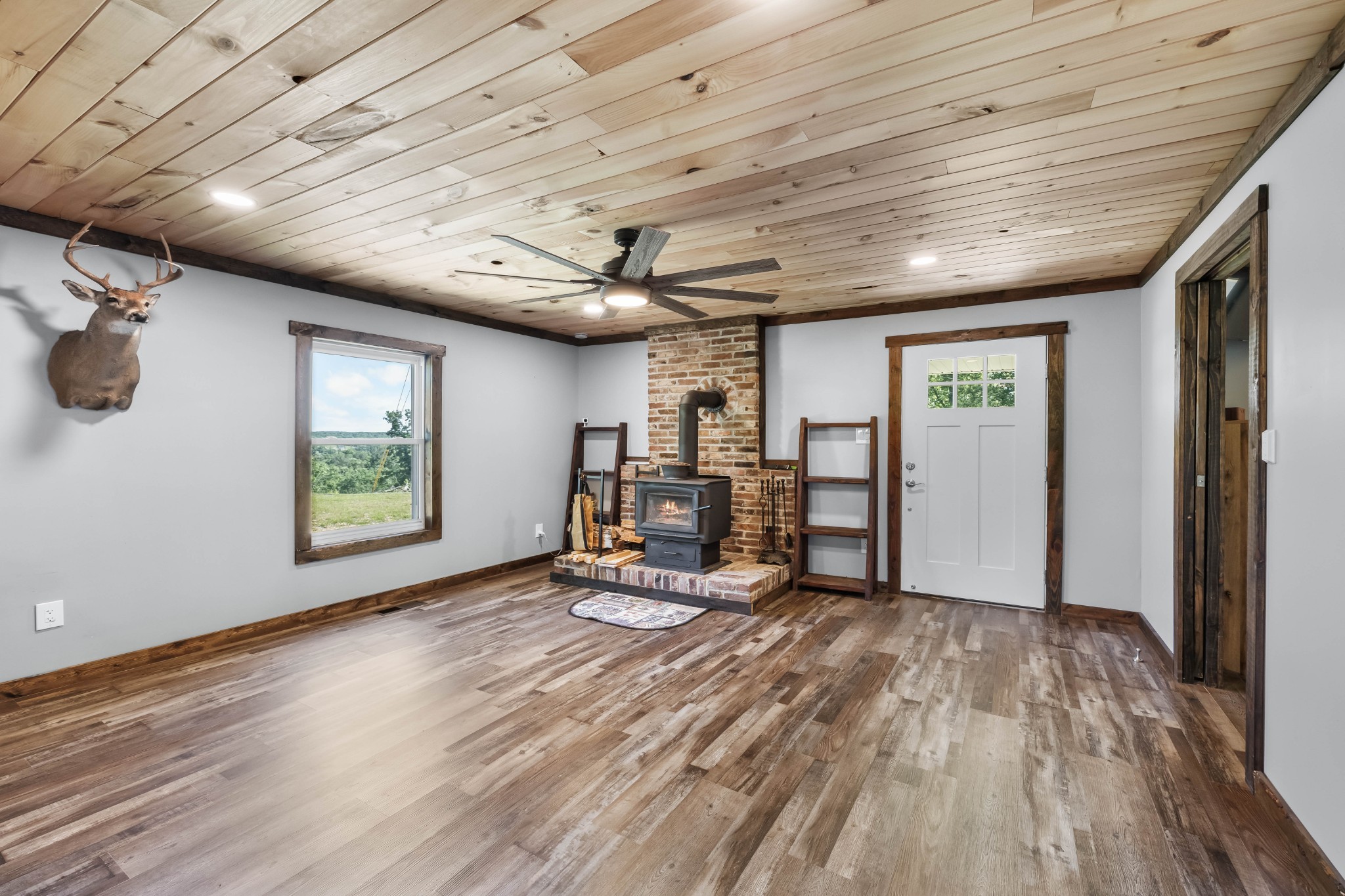 Dover, Tennessee, 37058, United States, 2 Bedrooms Bedrooms, ,2 BathroomsBathrooms,Residential,For Sale,2007547