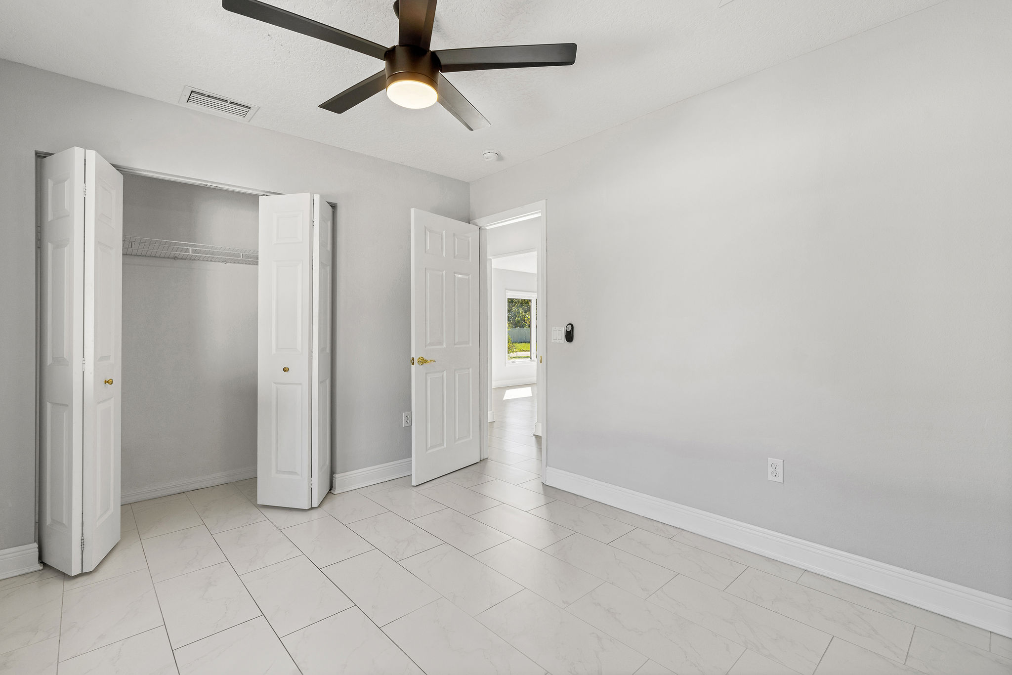 Largo, Florida, 33771, United States, 5 Bedrooms Bedrooms, ,3 BathroomsBathrooms,Residential,For Sale,1980944