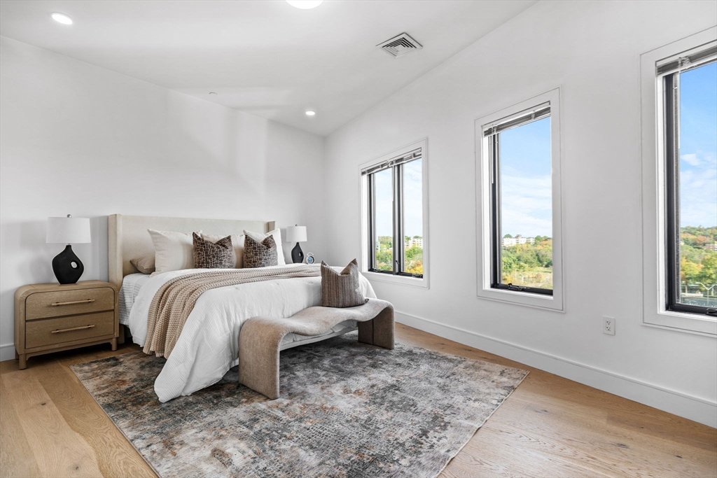 Boston, Massachusetts, 02135, United States, 2 Bedrooms Bedrooms, ,2 BathroomsBathrooms,Residential,For Sale,1981141