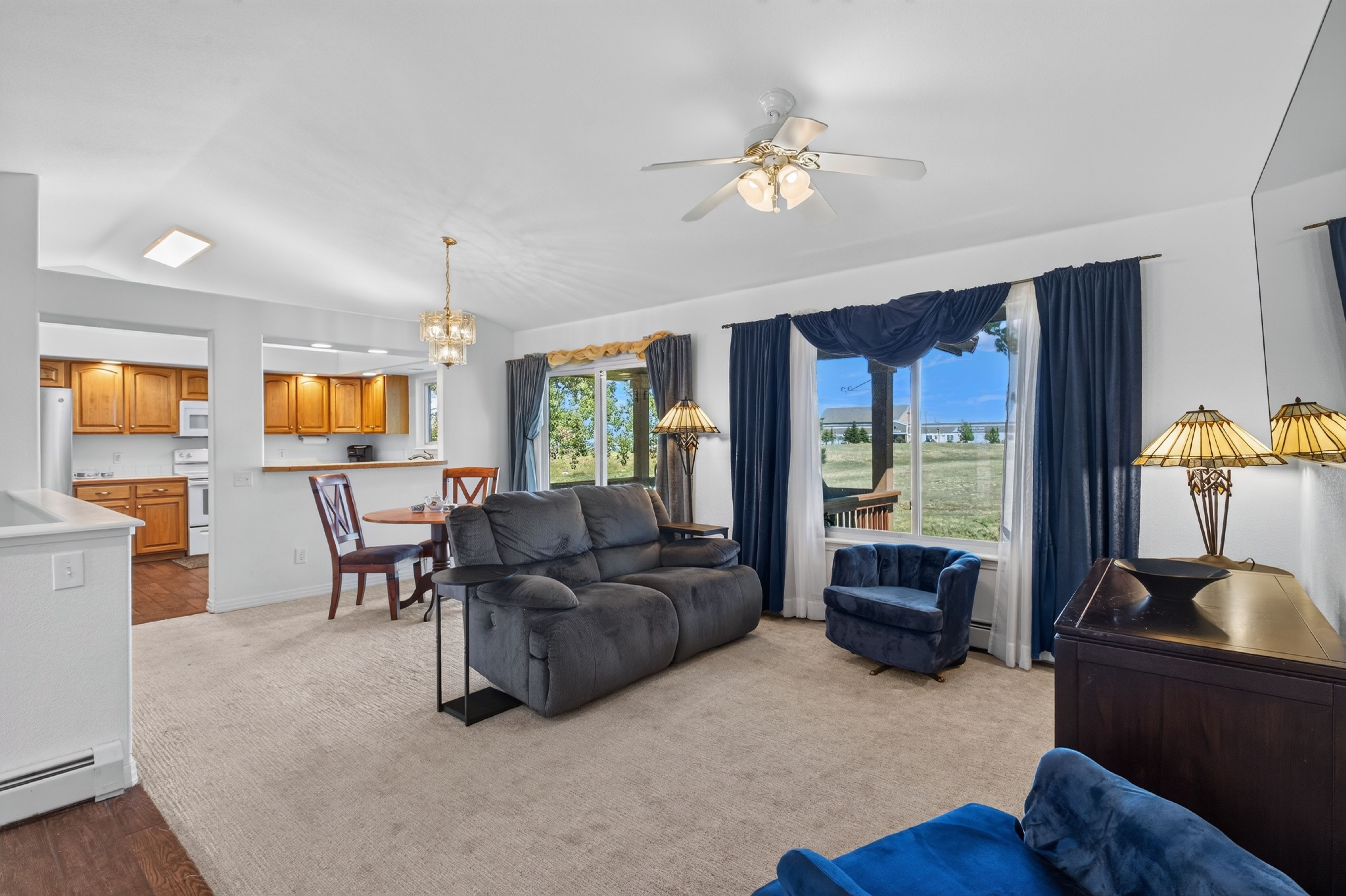  Beautifully Appointed Ranch-Style Home In Desirable Founders Village - 物件實景