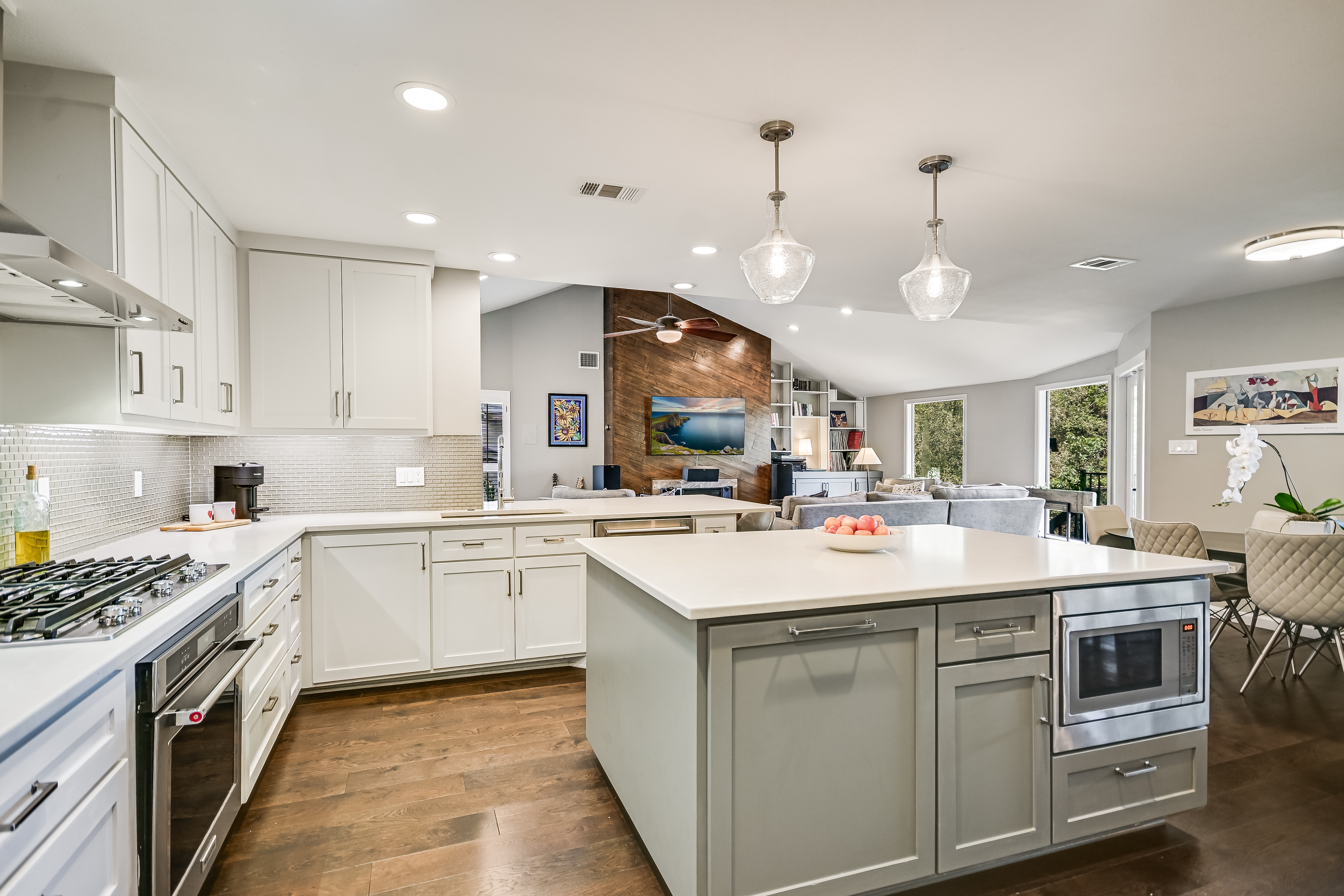  JUST LISTED - Treetop living in Lost Creek - 物件實景