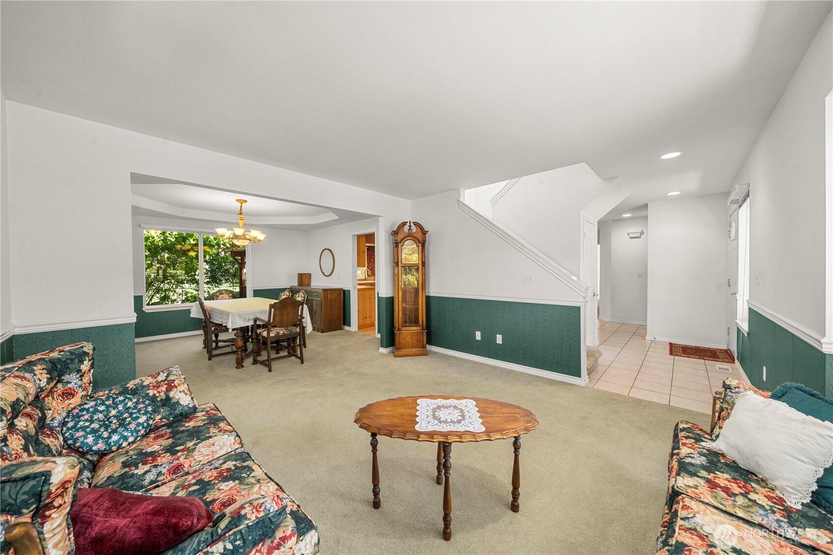 DES MOINES, Washington, 98198, United States, 5 Bedrooms Bedrooms, ,4 BathroomsBathrooms,Residential,For Sale,1927220