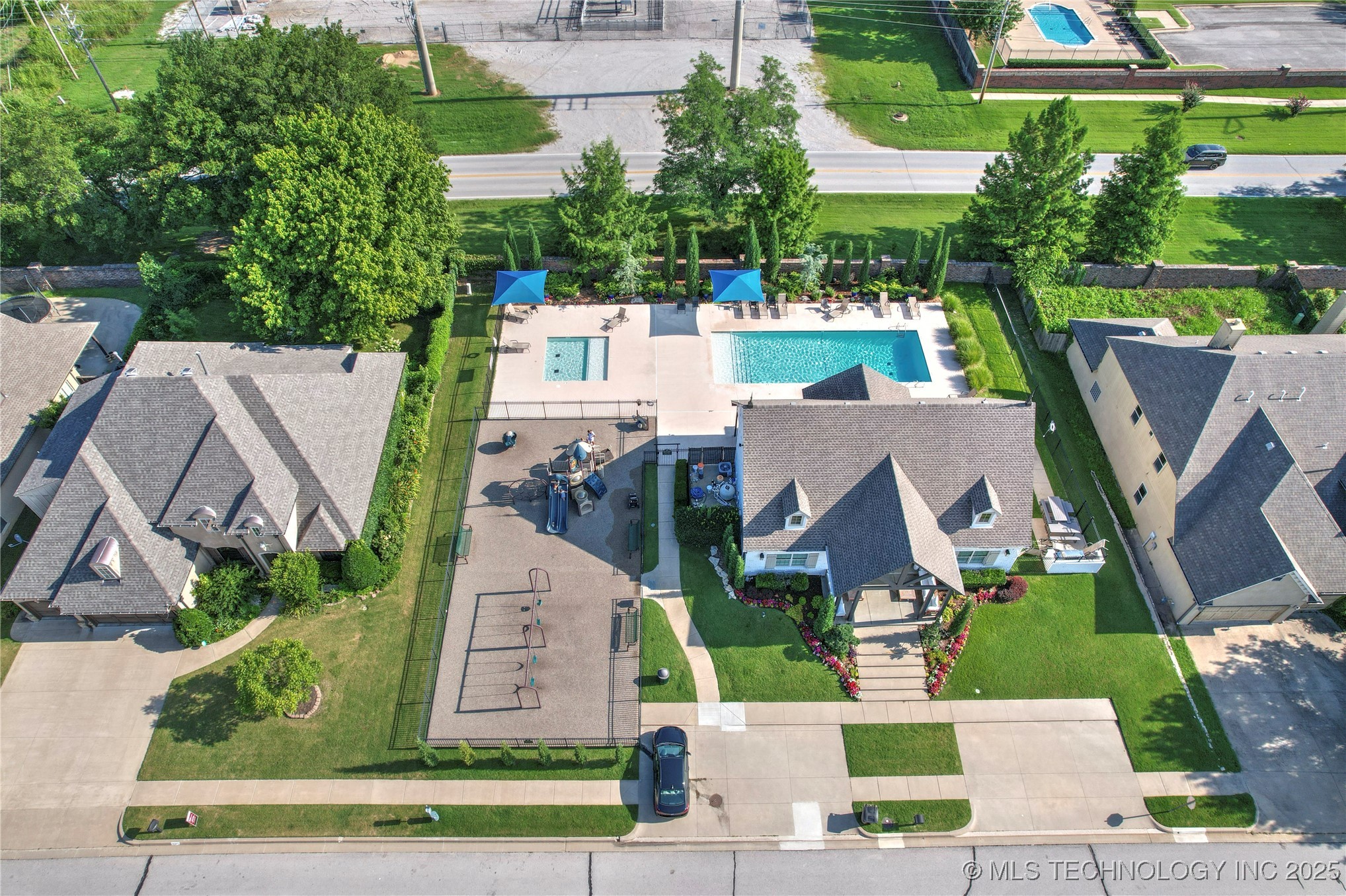 Bixby, Oklahoma, 74008, United States, 5 Bedrooms Bedrooms, ,4 BathroomsBathrooms,Residential,For Sale,1908435